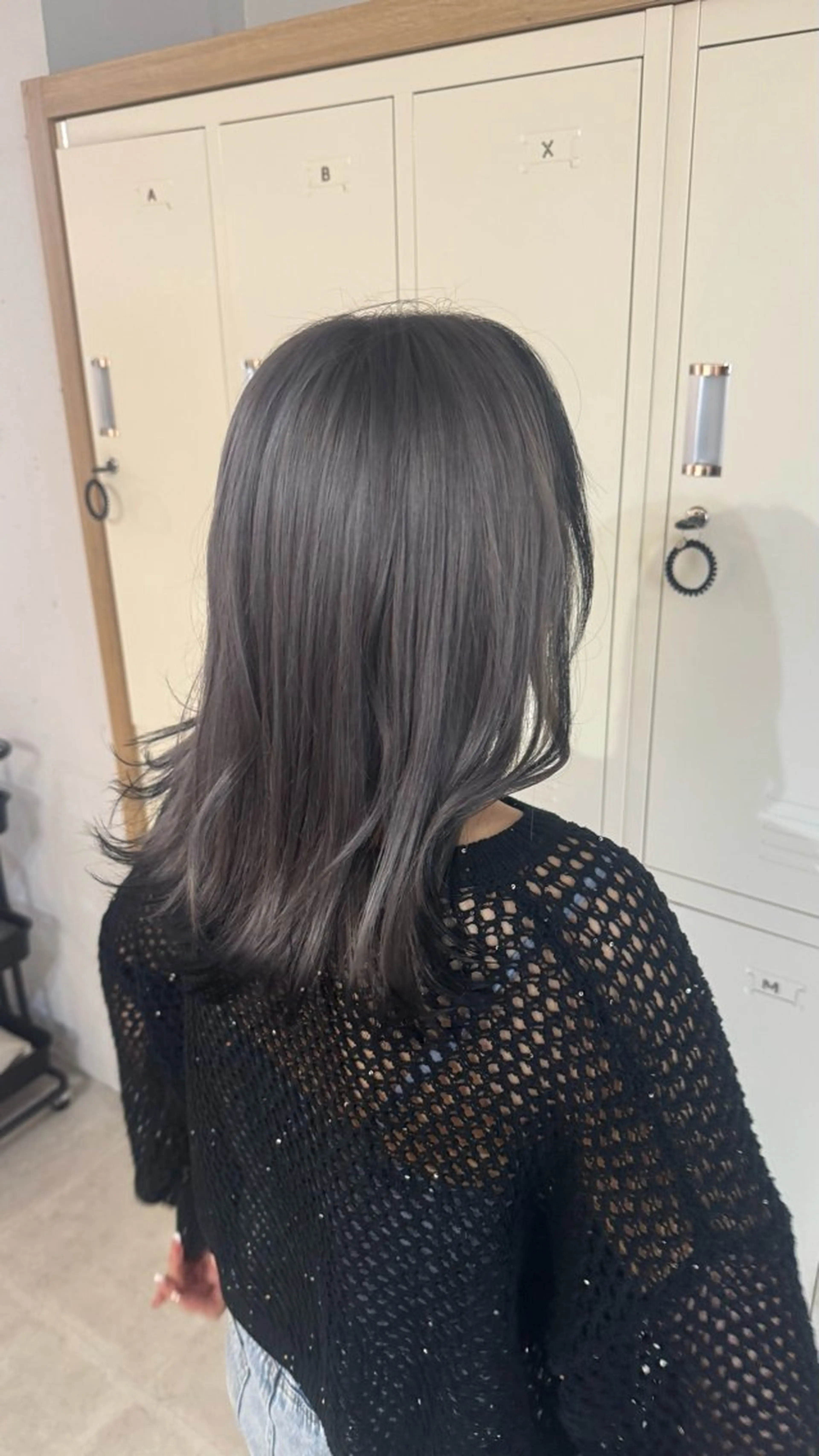 セミロング カラー 透明感カラー シルバー カット ヘアカラー あ や め Jr.stylistのヘアスタイル