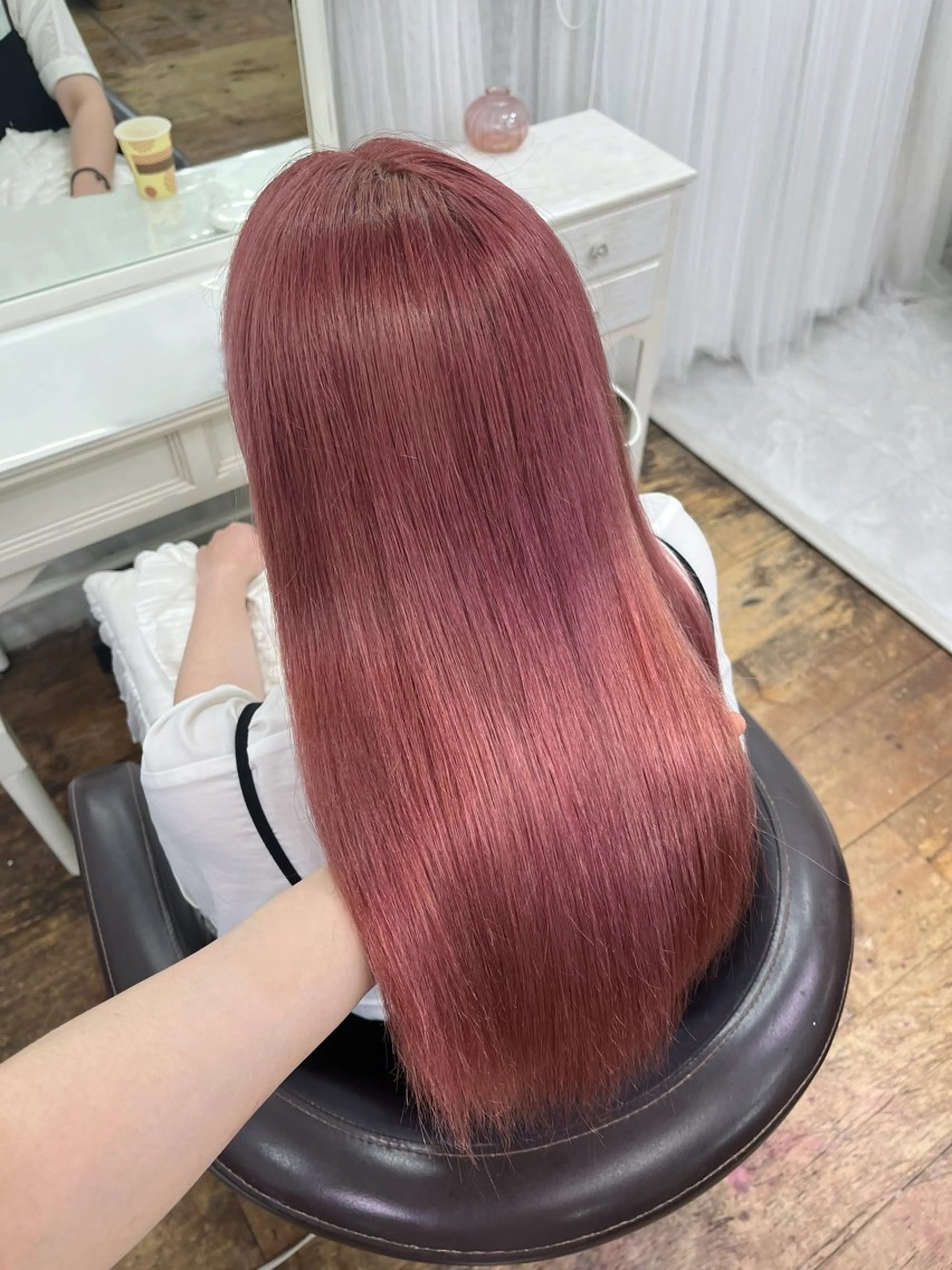 ロング カラー ブリーチ ピンクカラー カット ヘアカラー トリートメント ハイトーン/アレンジ かなで⊹ ࣪ ˖⟡のヘアスタイル