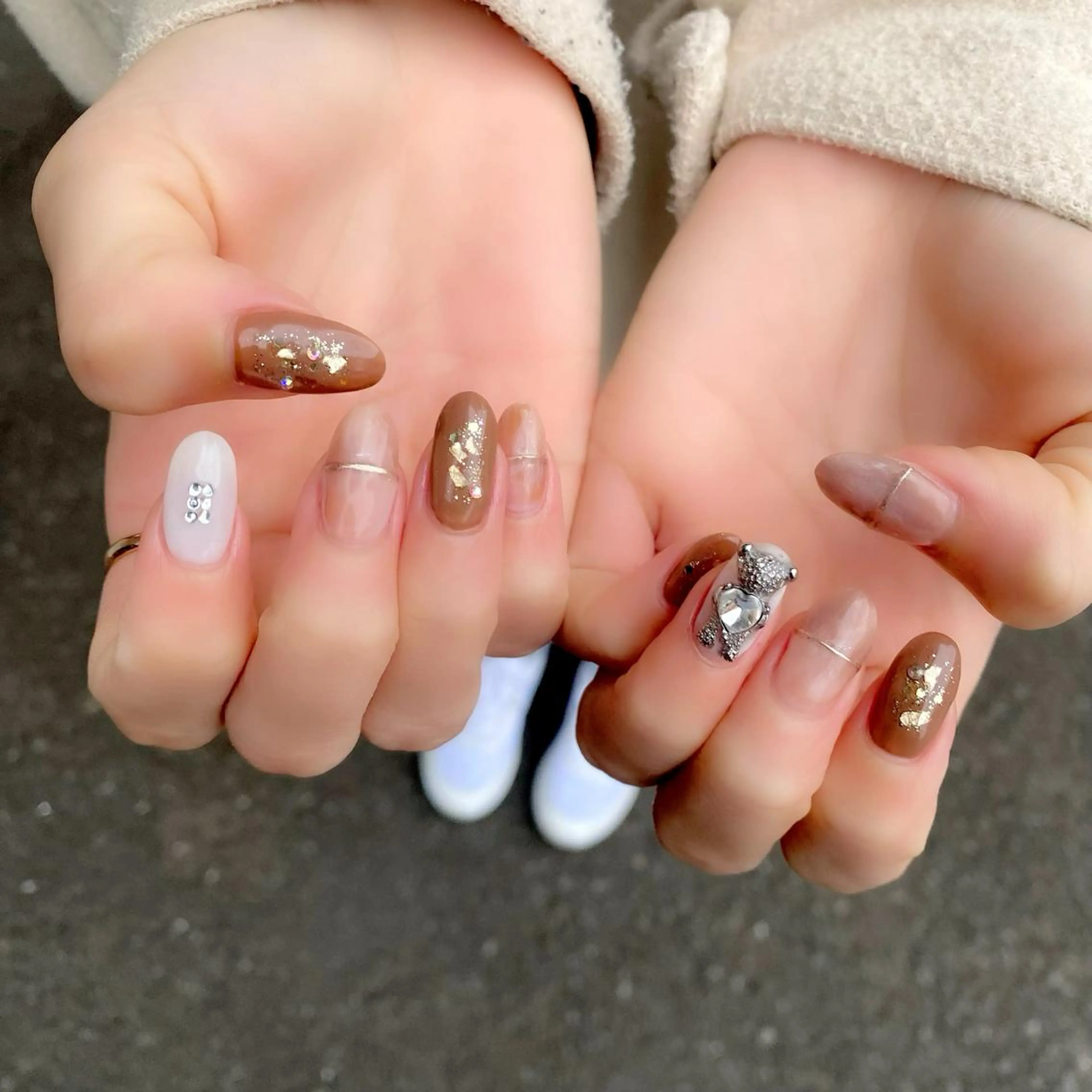 ネイル ブラウン ニュアンスネイル 冬ネイル ハンドネイル Salon Kのネイルデザイン