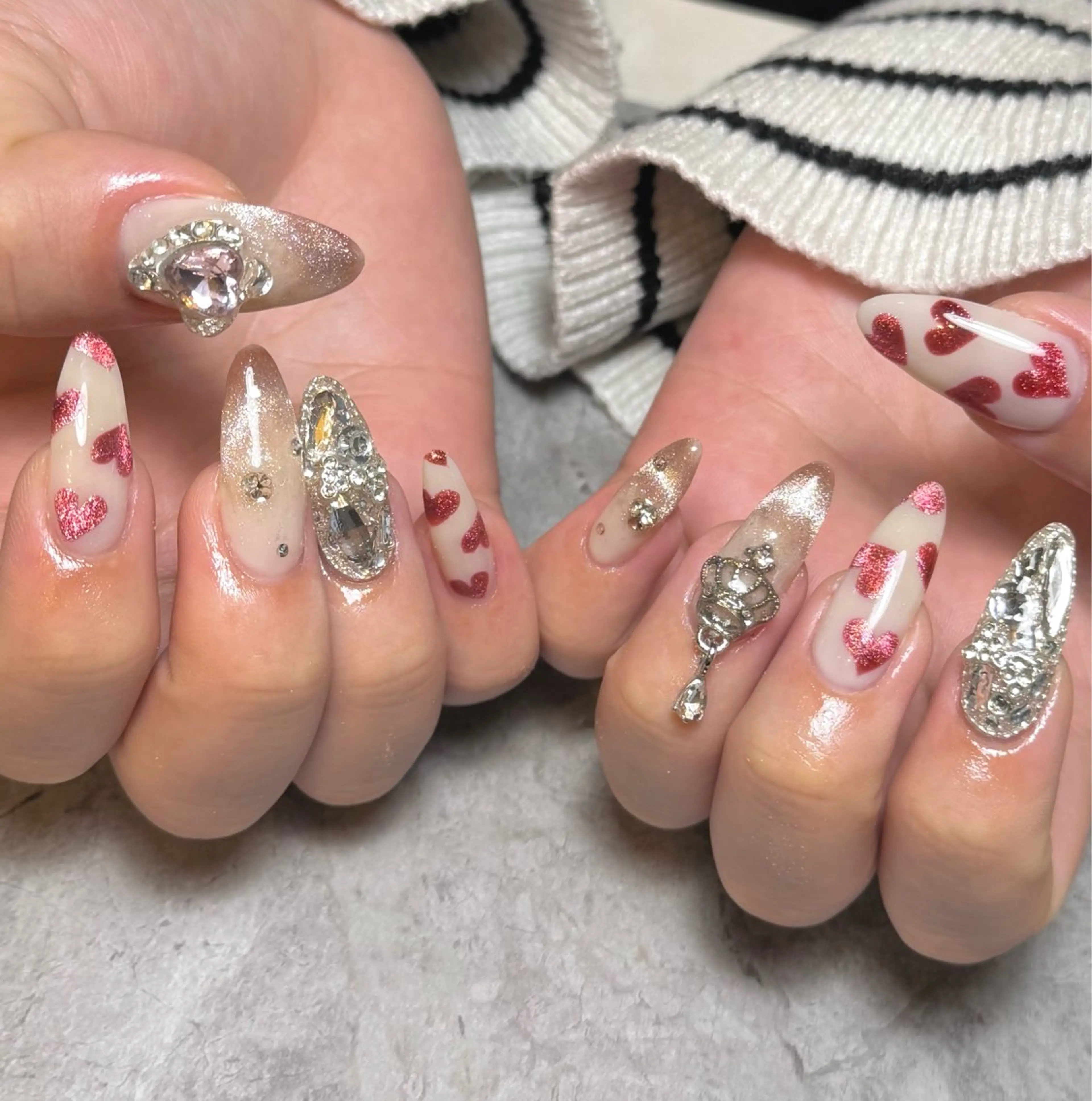 ネイル フレンチネイル ガーリー ハート キラキラネイル マグネットネイル ハンドネイル Nail Salon Lillion【リリオン】所属・lillion karenのネイルデザイン