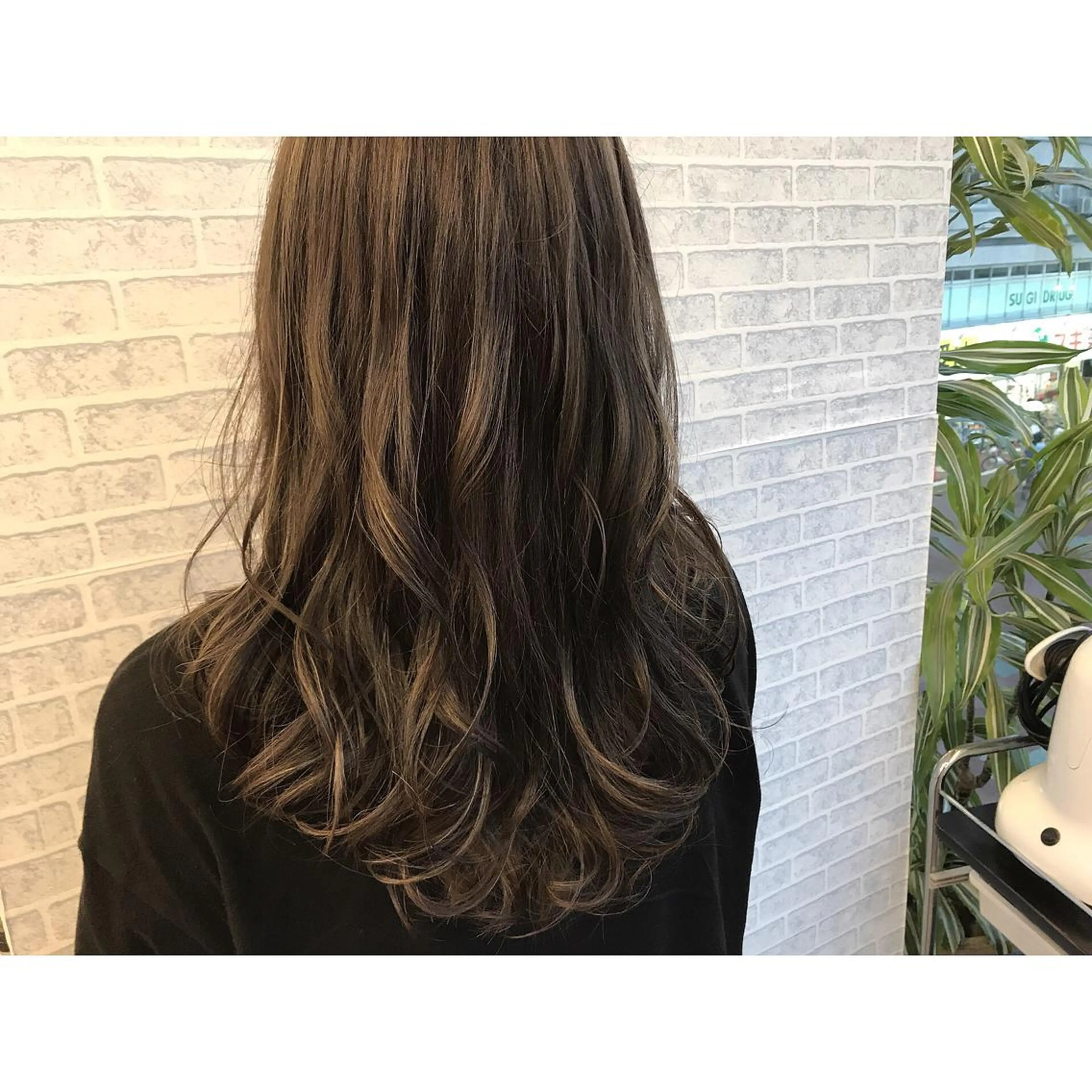 セミロング カラー アディクシーカラー ハイライトカラー ハイライト 荒木 拓也のヘアスタイル