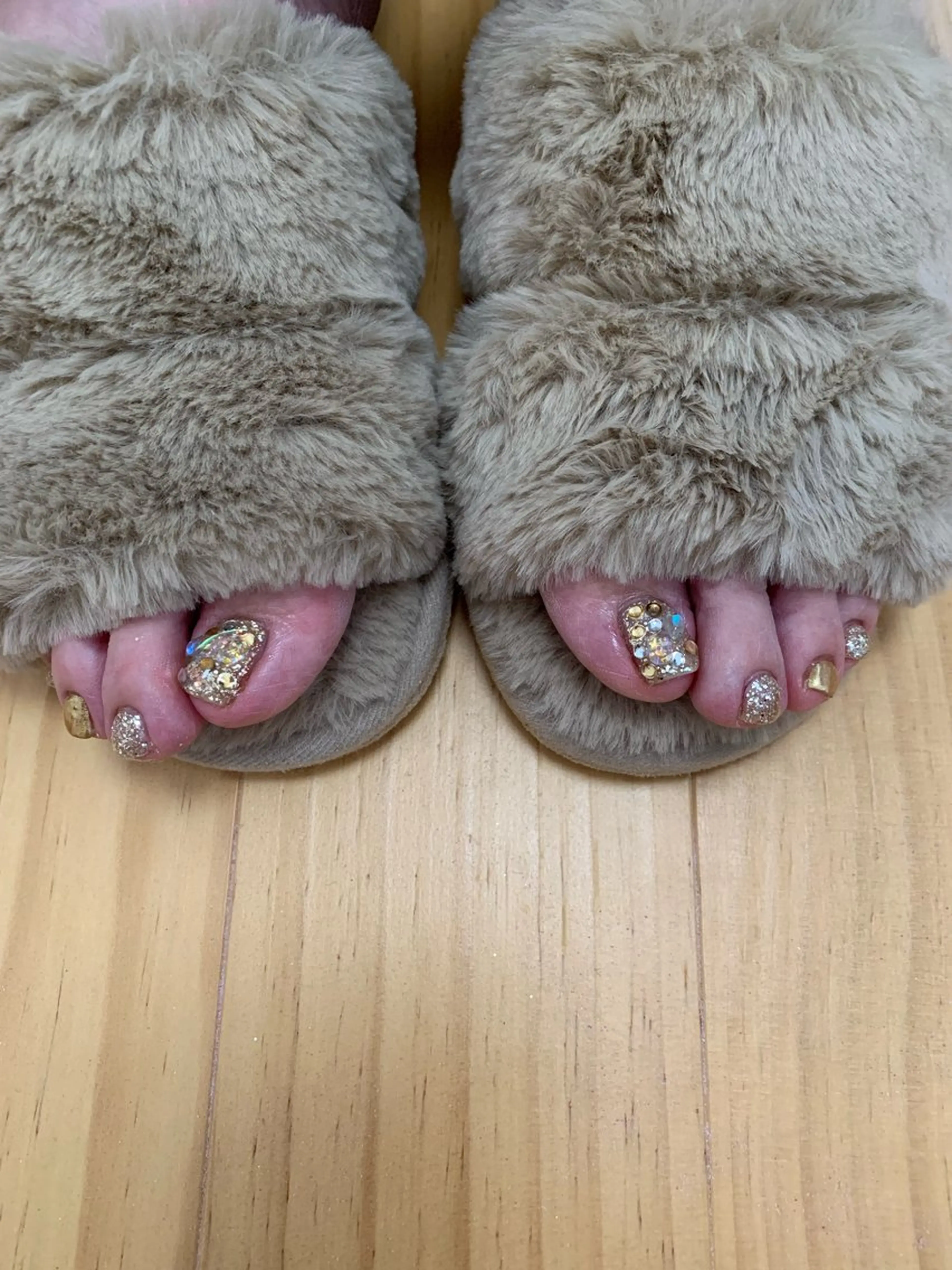ネイル フットネイル 磯谷 恭子のネイルデザイン