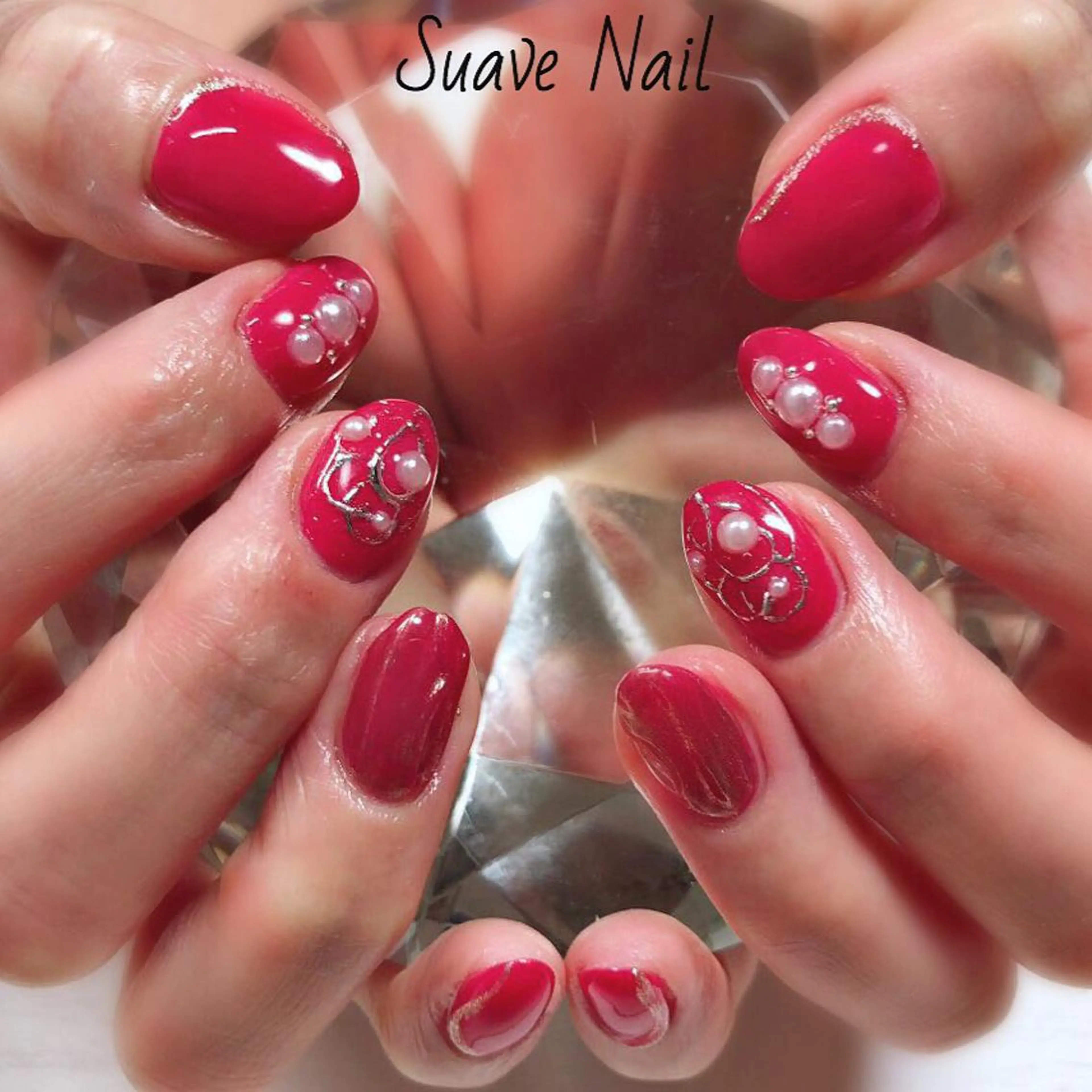 ネイル ジェルネイル ミラーネイル 赤色 シルバー 夏ネイル Nail Suave (シュアーヴ)のネイルデザイン