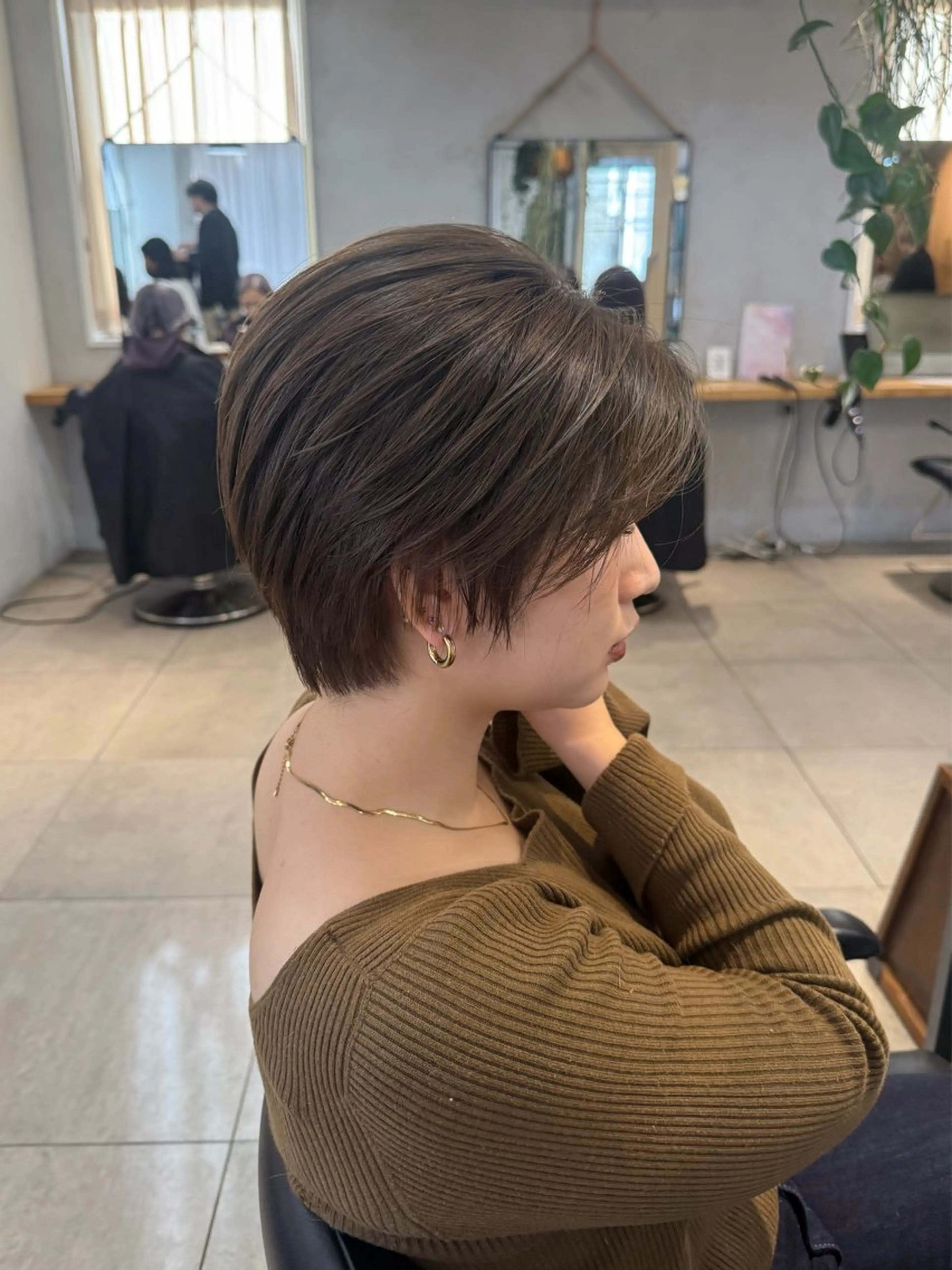 ショート カラー ミルクティー× グレージュMOMOのヘアスタイル