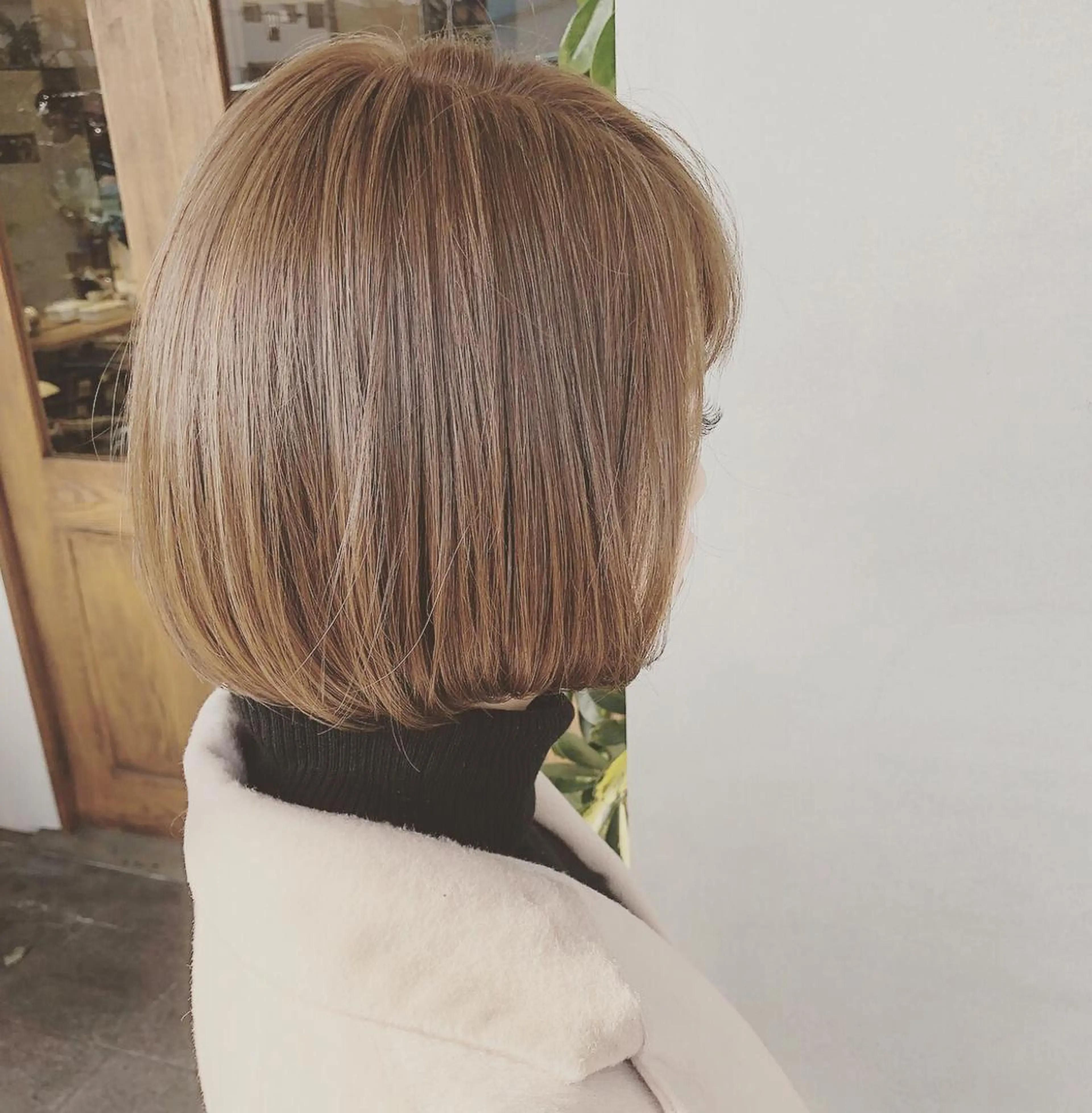 ショート カラー ture by gladのヘアスタイル