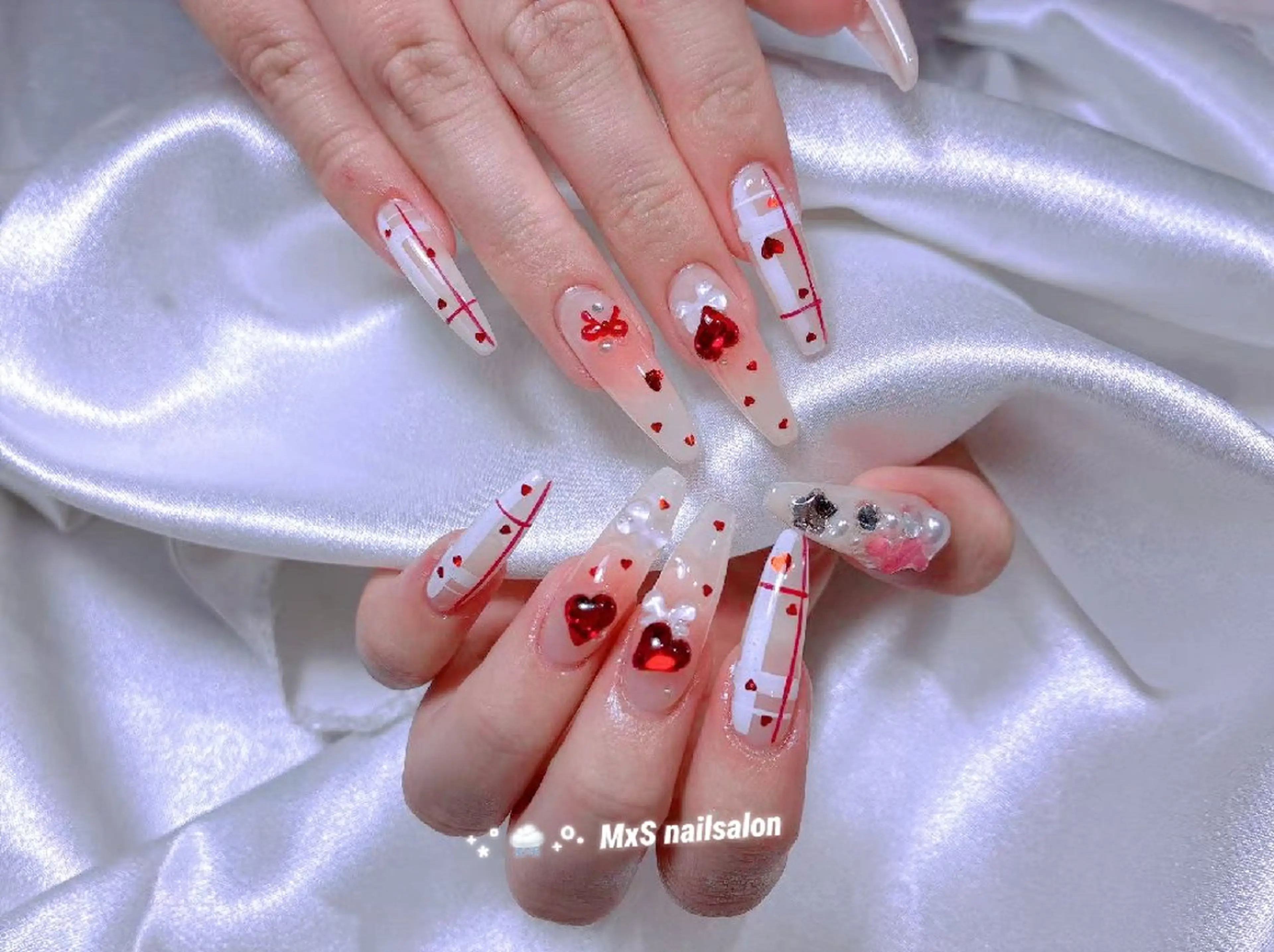 ネイル ジェルネイル 韓国ネイル マグネットネイル パラジェル ワンホンネイル ハンドネイル MxS Nail 【長さだし/フィルイン/マグネット/ワンホンネイル/韓国ネイル/パラジェル】所属・M×S Nail みなのネイルデザイン