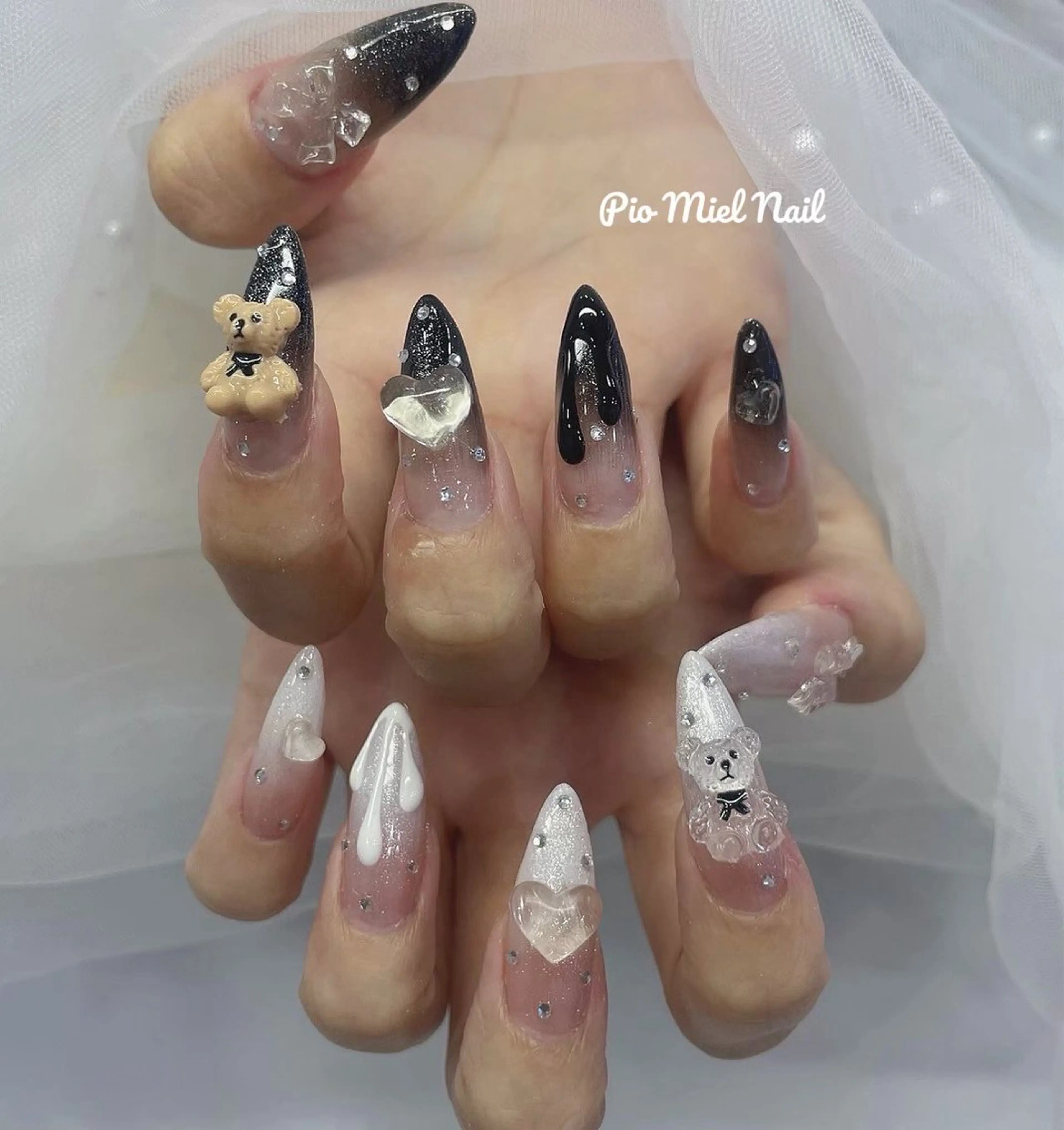 ネイル クリアネイル ガーリー ハート ロングネイル リボン ハンドネイル momo 長さだしのネイルデザイン