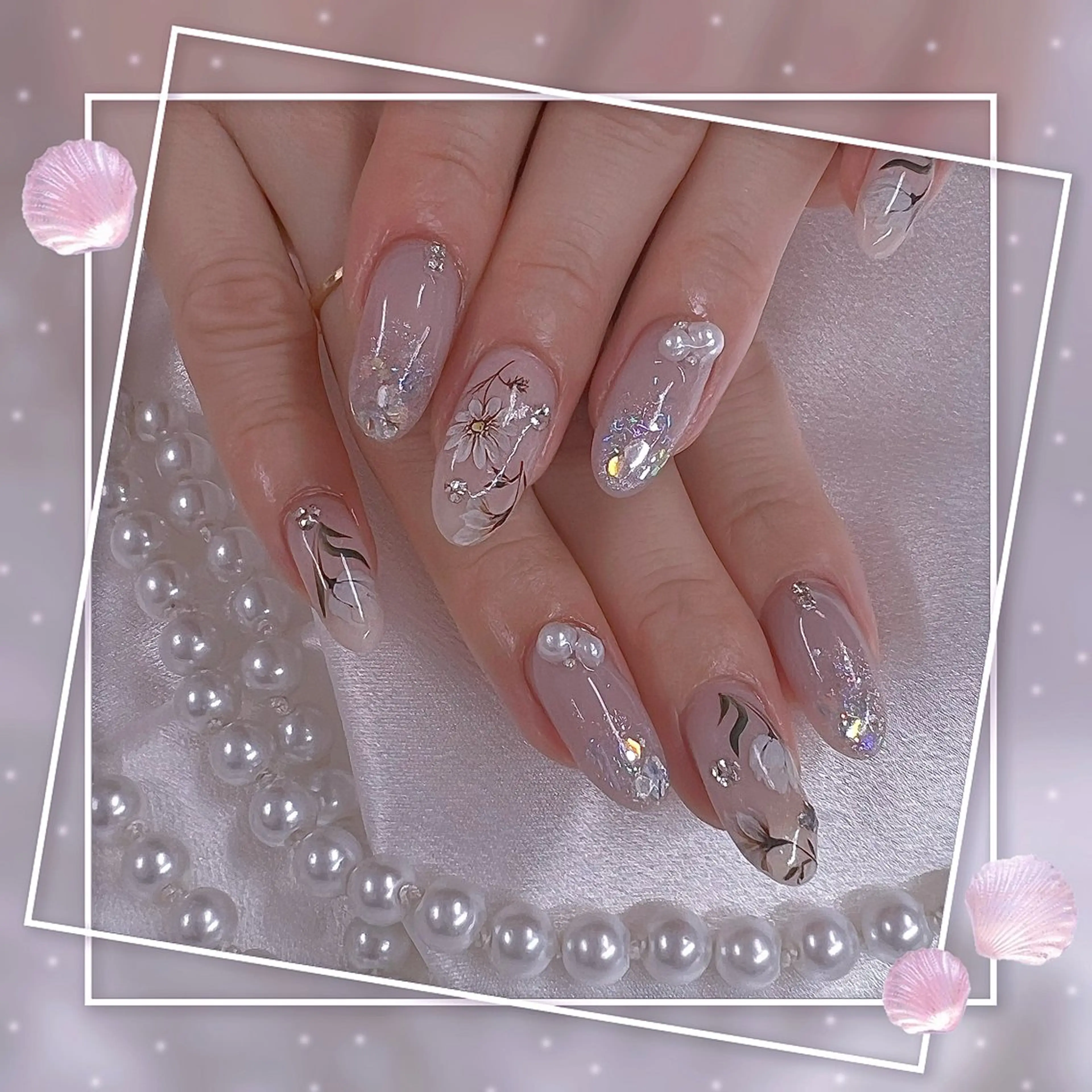 ネイル フレンチネイル グラデーション キラキラネイル 韓国ネイル マグネットネイル ハンドネイル ハンドケア Chill Nailsalonのネイルデザイン