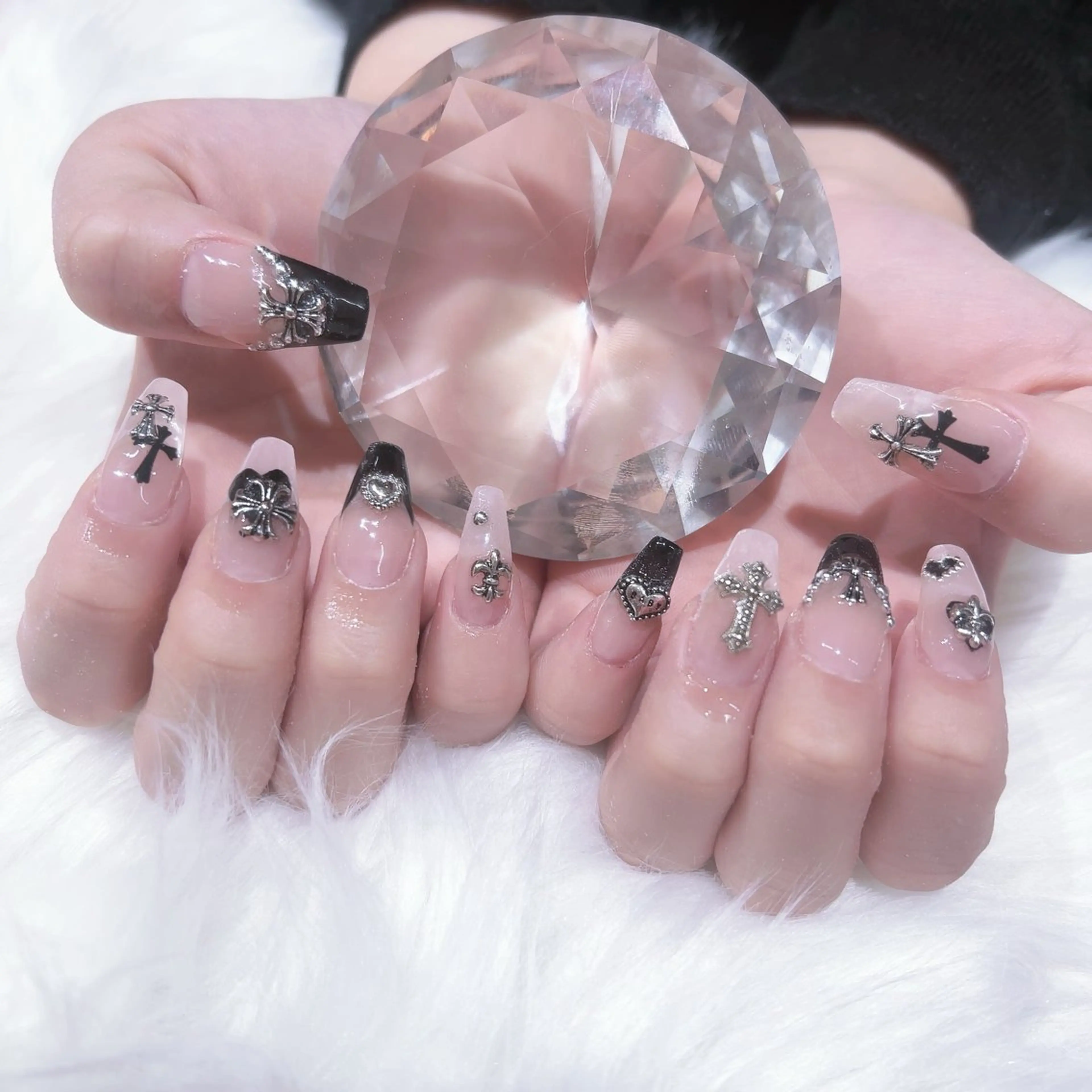 ネイル Rola所属・⟡˖· まゆり꙳⟡のネイルデザイン