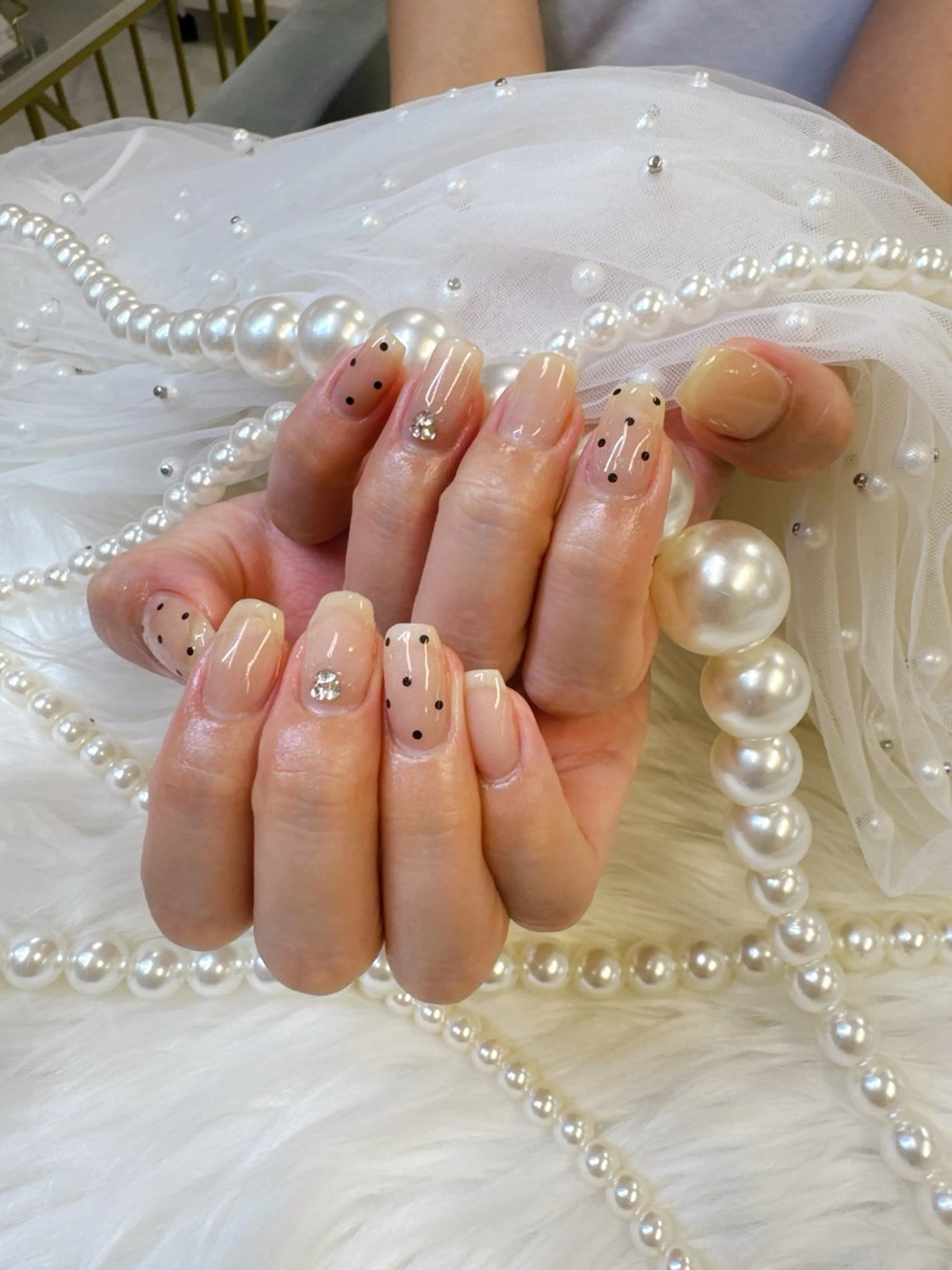 ネイル ボルドー ドット フットネイル フレンチネイル ジェルネイル ハンドネイル クイーンズネイル銀座所属・Queeens nailのネイルデザイン