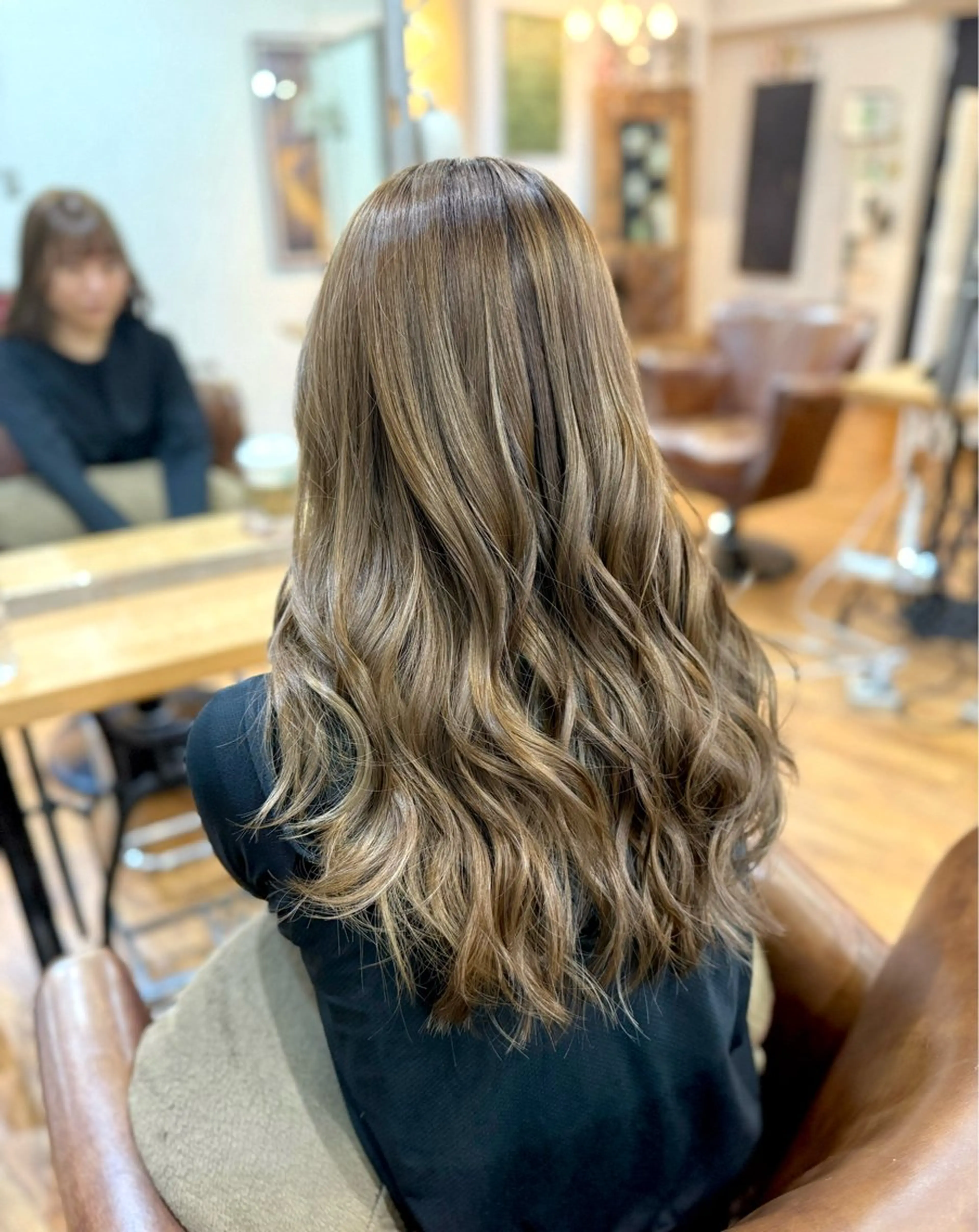 ロング カラー デザインカラー ハイライトカラー インナーカラー ハイライト カット ヘアカラー 180°One Eighty Degrees所属・ERIKA/ ハイライト/大人女子のヘアスタイル