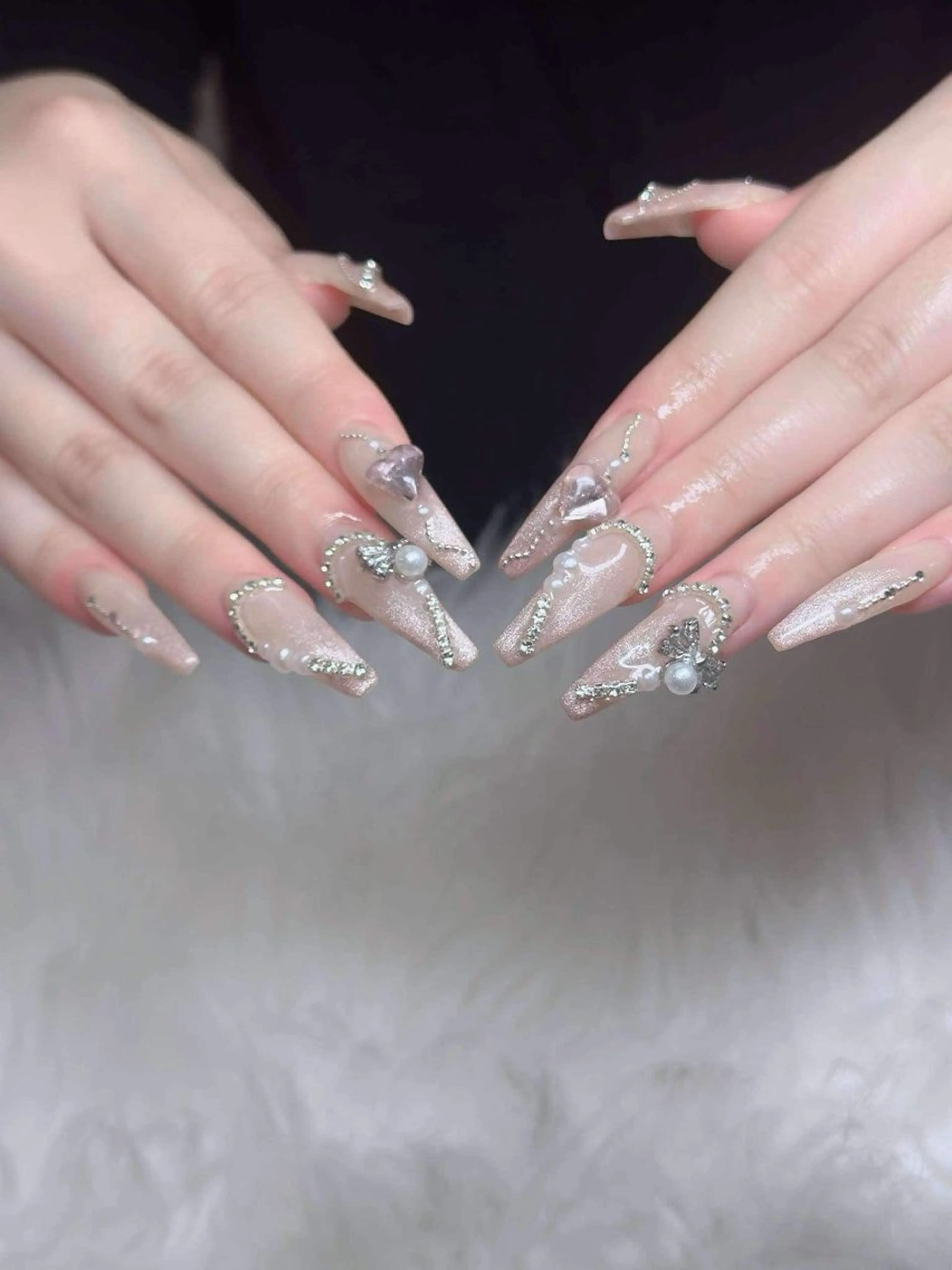 ネイル チークネイル フレンチネイル ジェルネイル ガラスフレンチ 韓国ネイル ハンドネイル ハンドケア Anh Nail 歌舞伎町のネイルデザイン