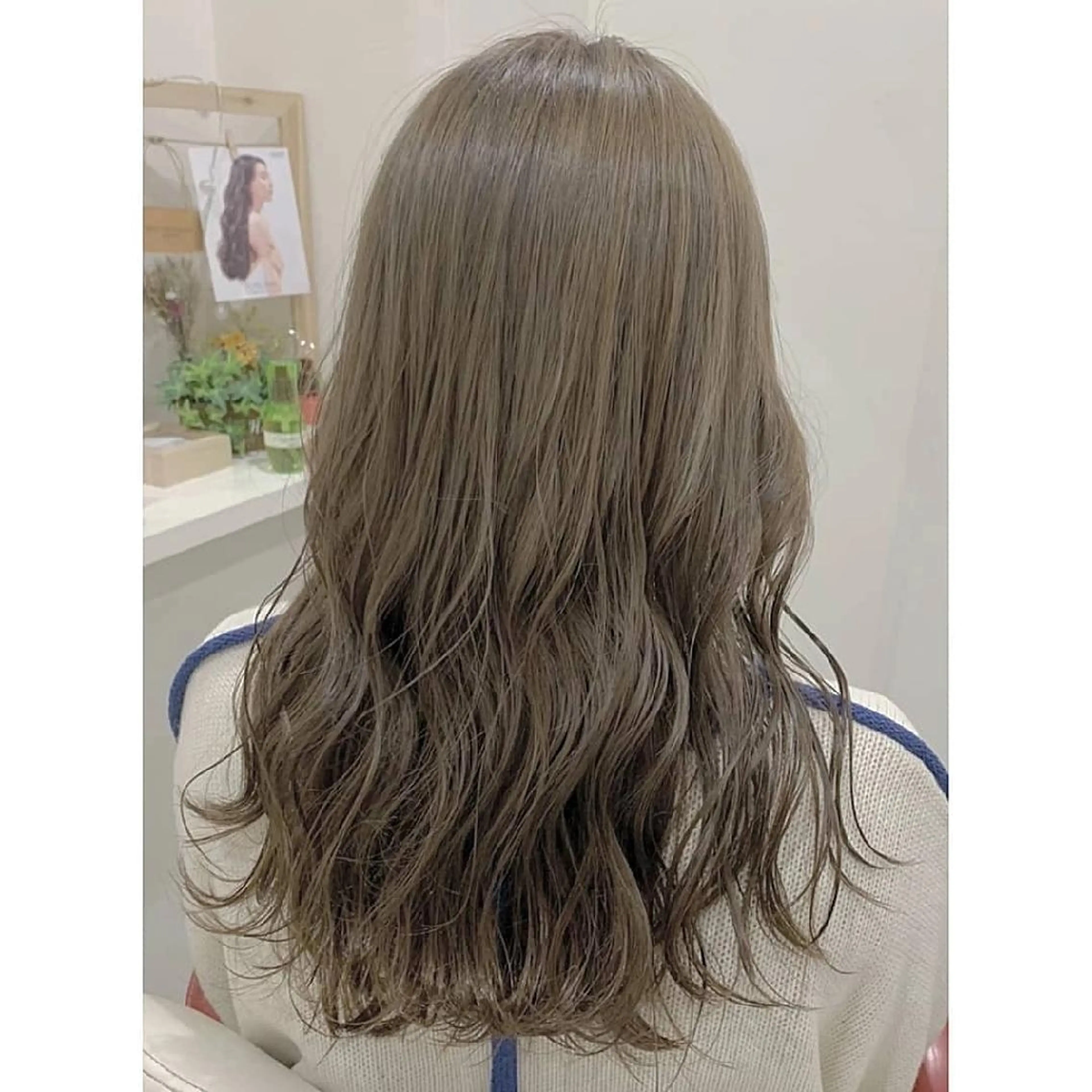 セミロング ヘアアレンジ カラー ベージュカラー ブリーチ ケアブリーチ 髪質改善 ヘアカラー トリートメント 髪質改善サロン🍃 AIRI のヘアスタイル