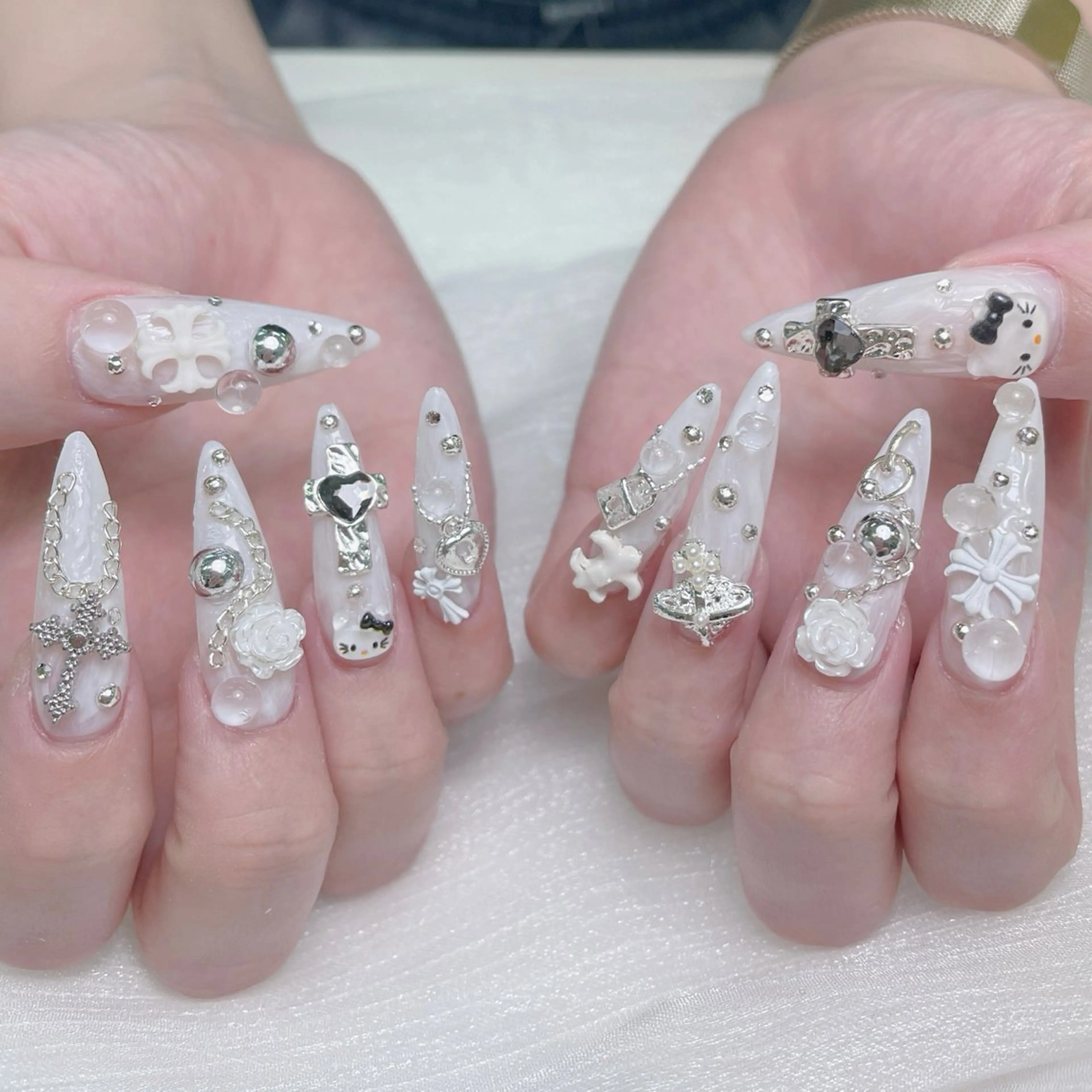 ネイル チークネイル クリアネイル ガーリー キラキラネイル 韓国ネイル ハンドネイル NailPrincess所属・princess スカルプ専門店のネイルデザイン