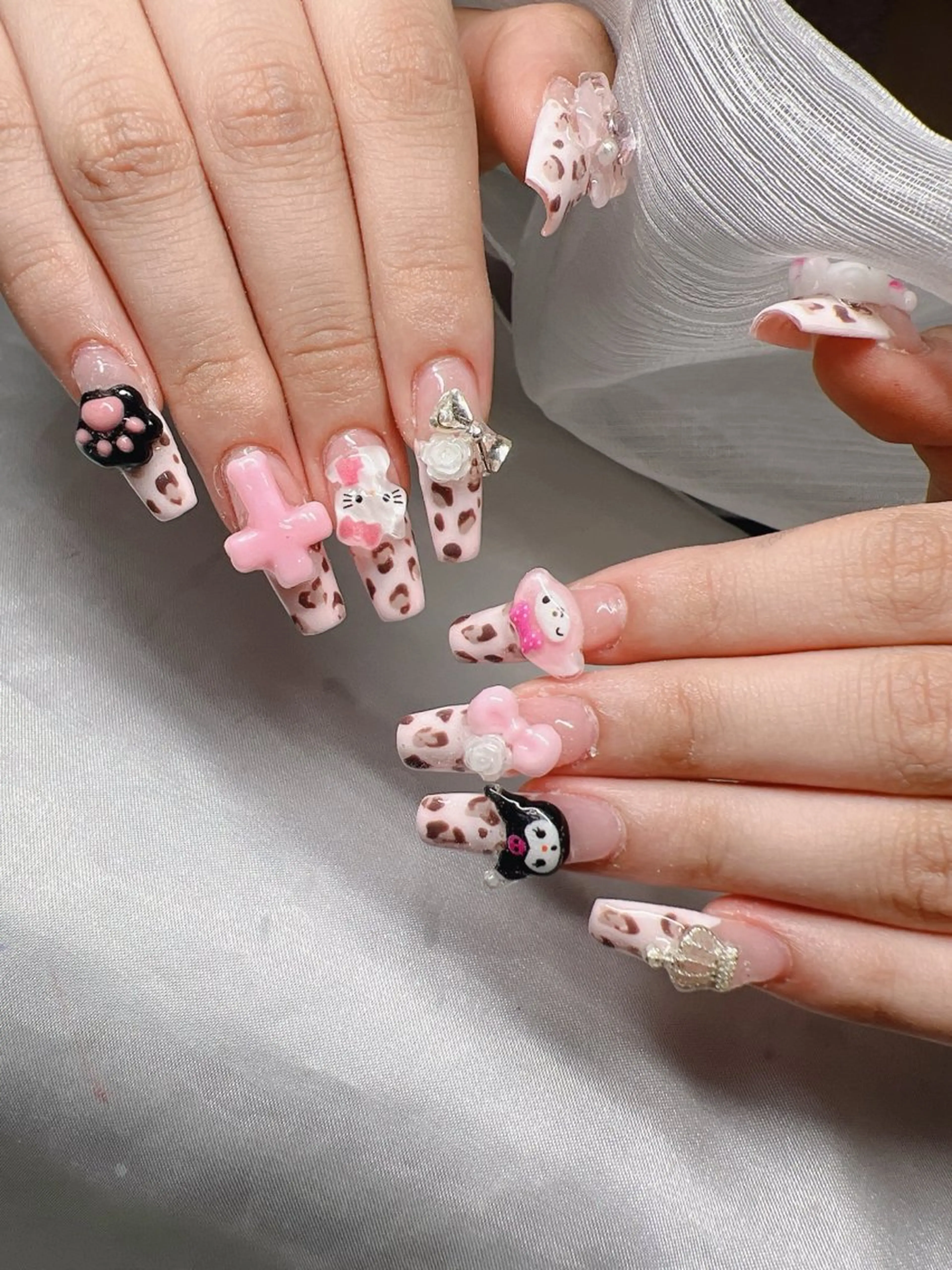ネイル 長さ出し グラデーション 卒業式 キラキラネイル マグネットネイル ハンドネイル Lee Nailsのネイルデザイン