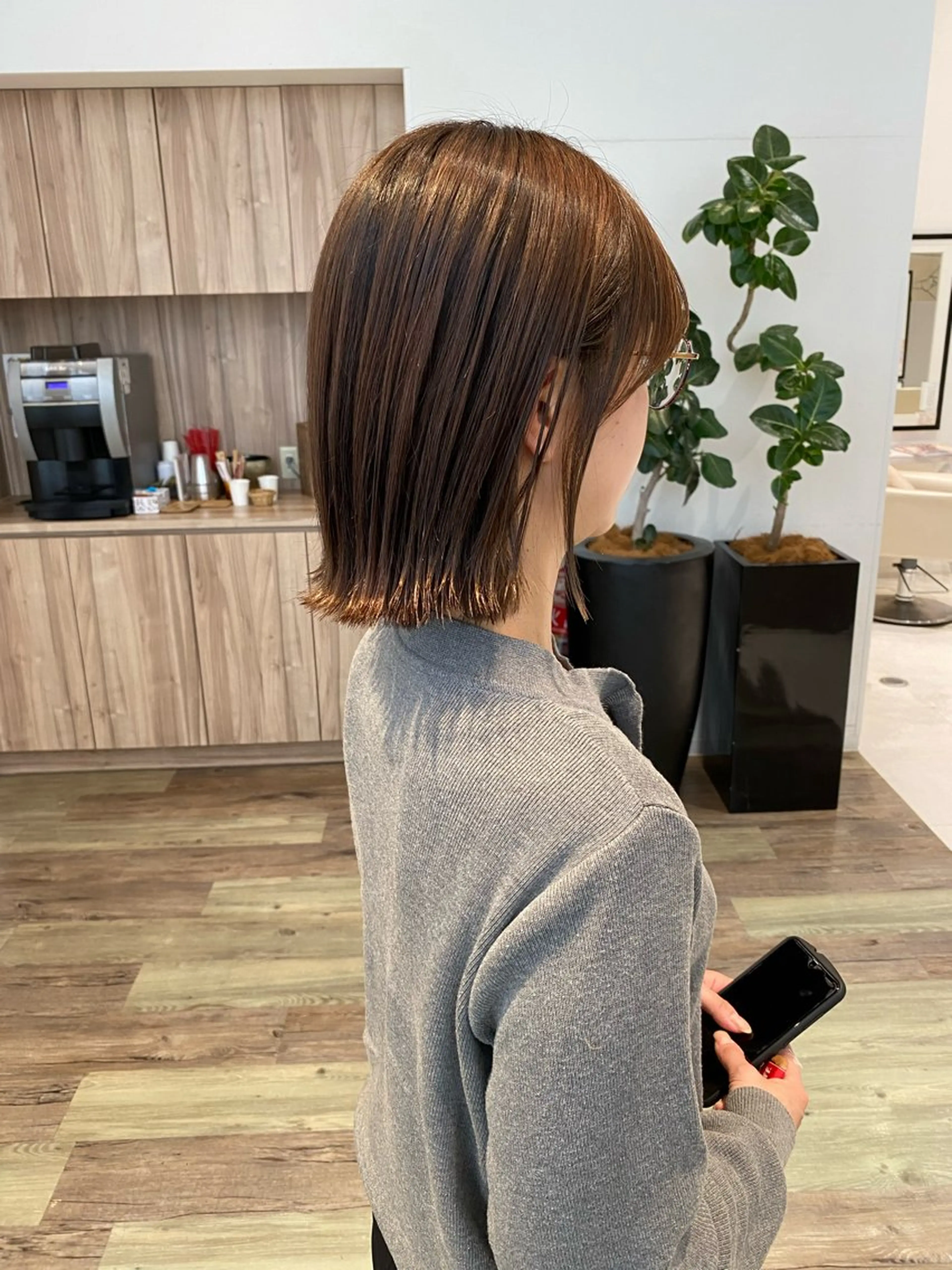 ショート カラー 小町康耀　ボブ /顔周りレイヤーのヘアスタイル