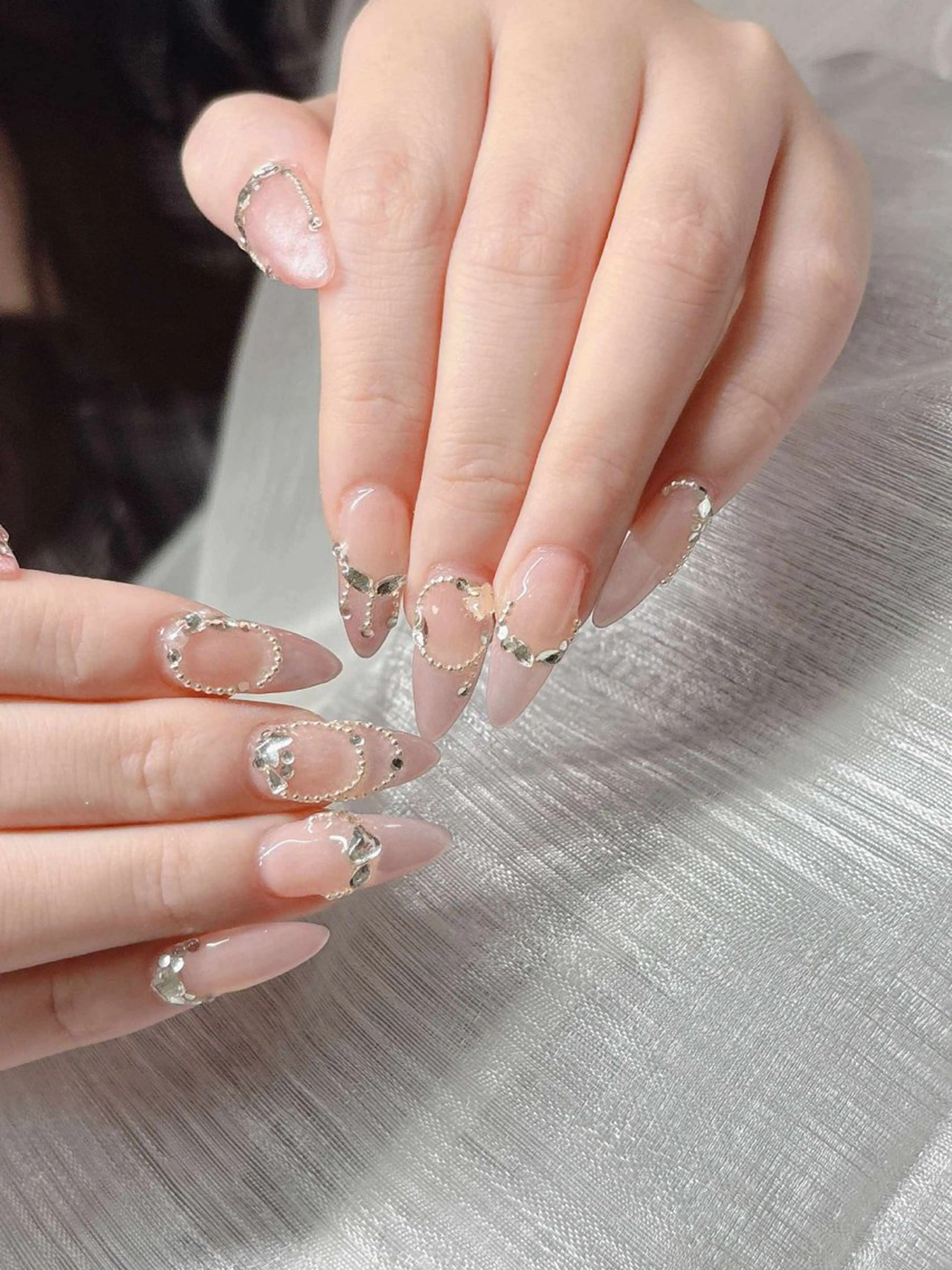 ネイル 長さ出し グラデーション 卒業式 キラキラネイル マグネットネイル ハンドネイル Lee Nailsのネイルデザイン