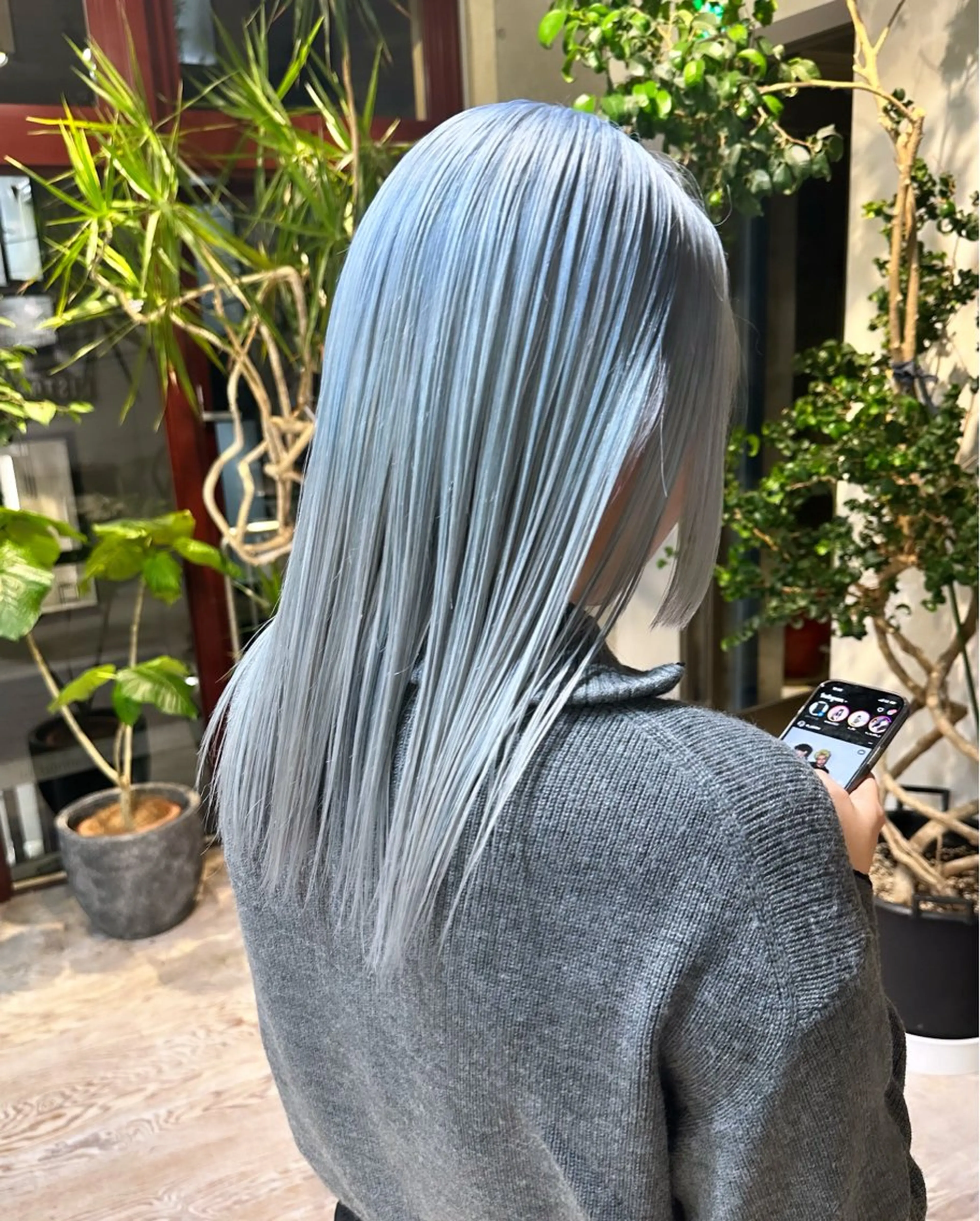 セミロング カラー 抜きっぱなしブロンド ササキカズマのヘアスタイル