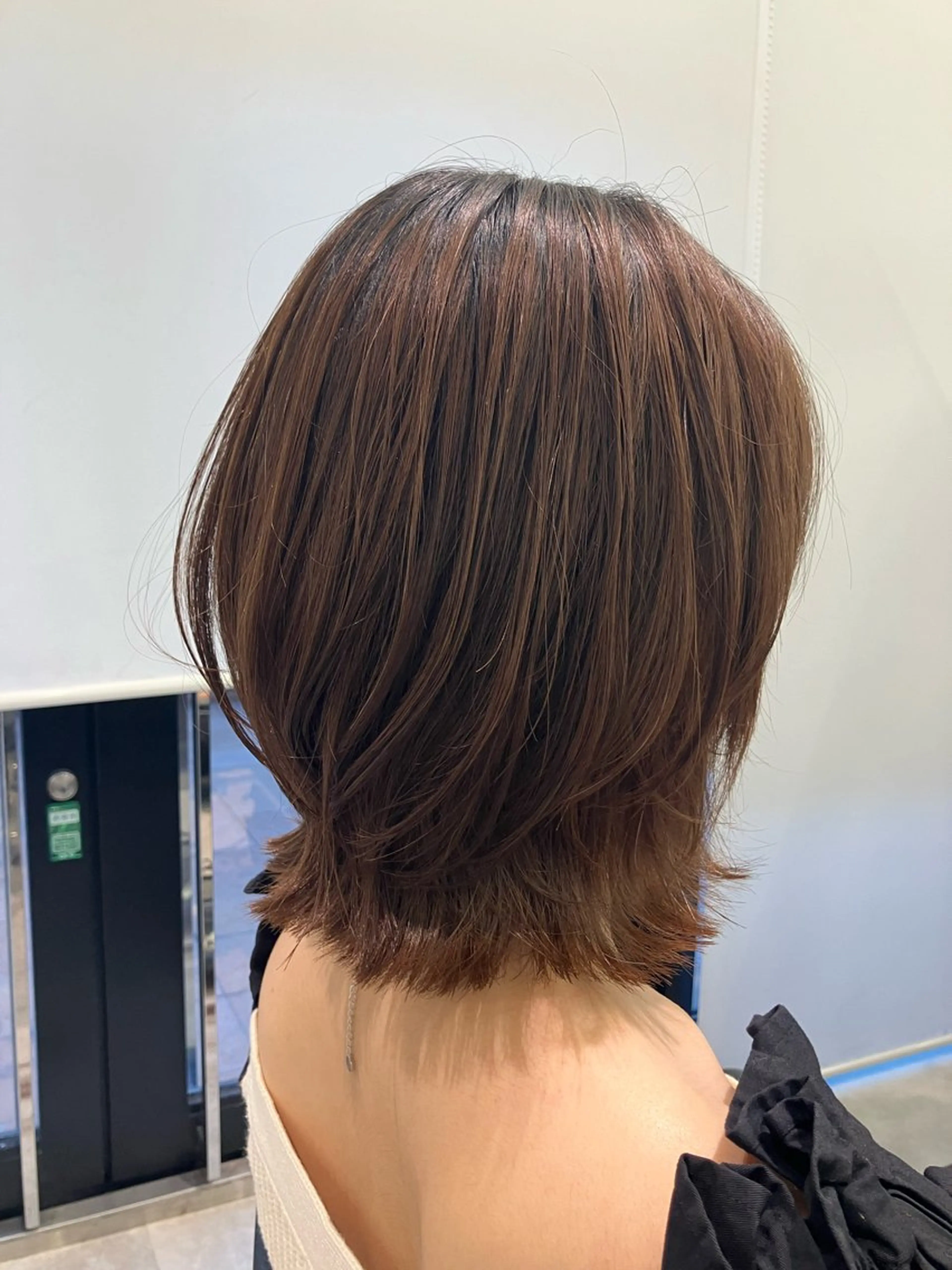 ミディアム ミディアムレイヤー くびれヘア くびれレイヤー レイヤーカット カット GOTODAY シェアサロン梅田NU茶屋町店所属・髪質改善、縮毛矯正 水素カラー/みほのヘアスタイル