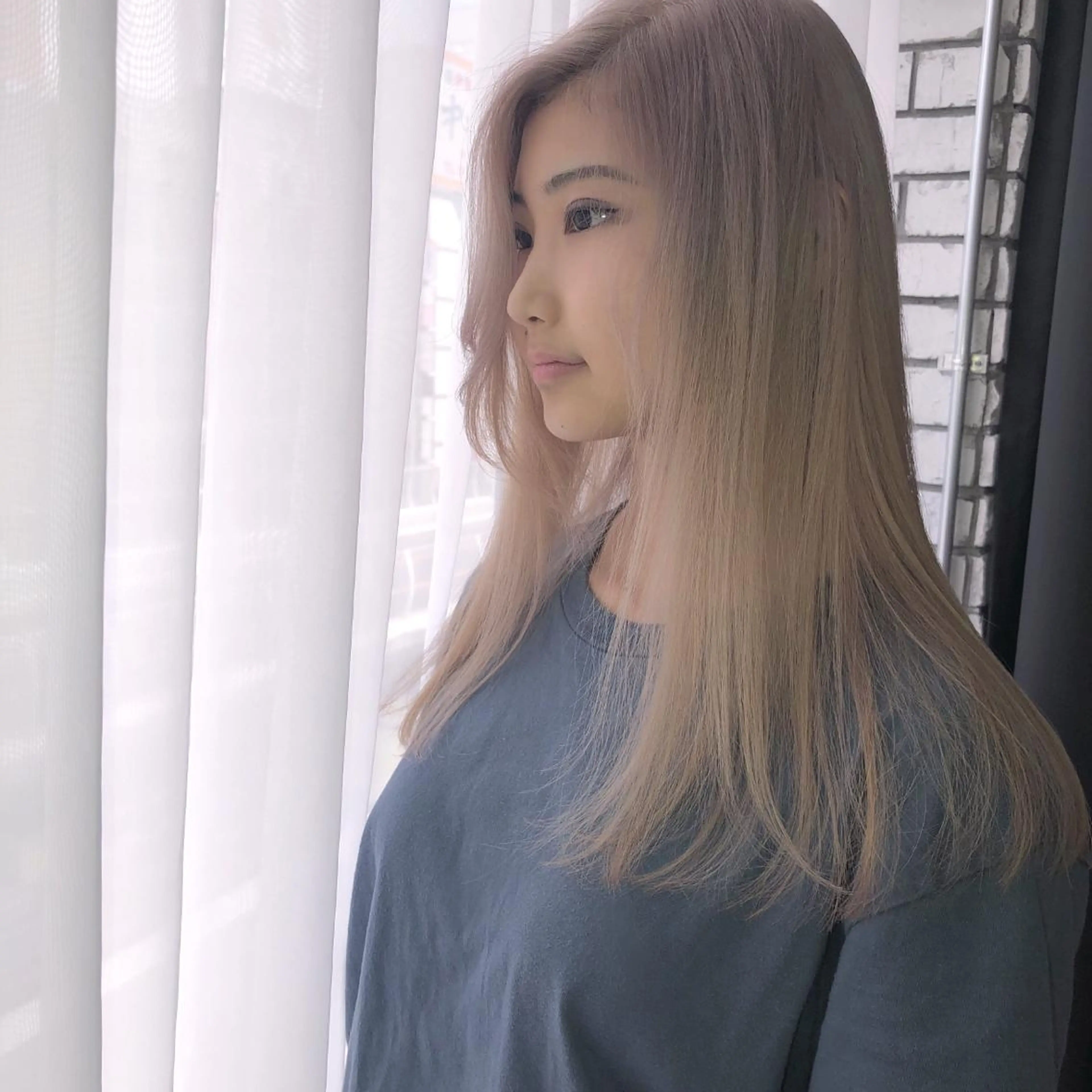 ロング カラー ORIKA 美容室のヘアスタイル