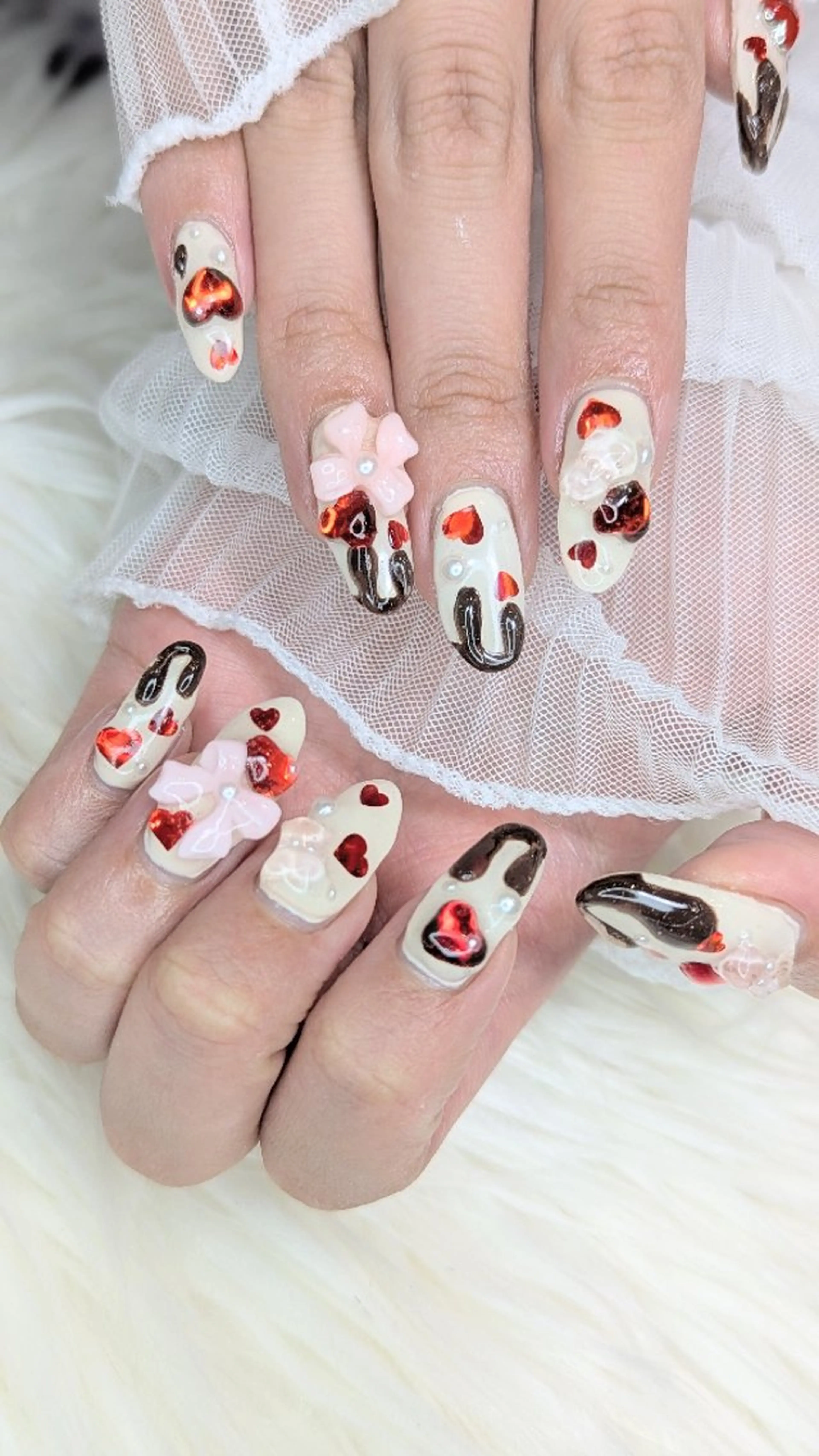 ネイル バレンタイン ハンドネイル aycnail 　Ayakaのネイルデザイン