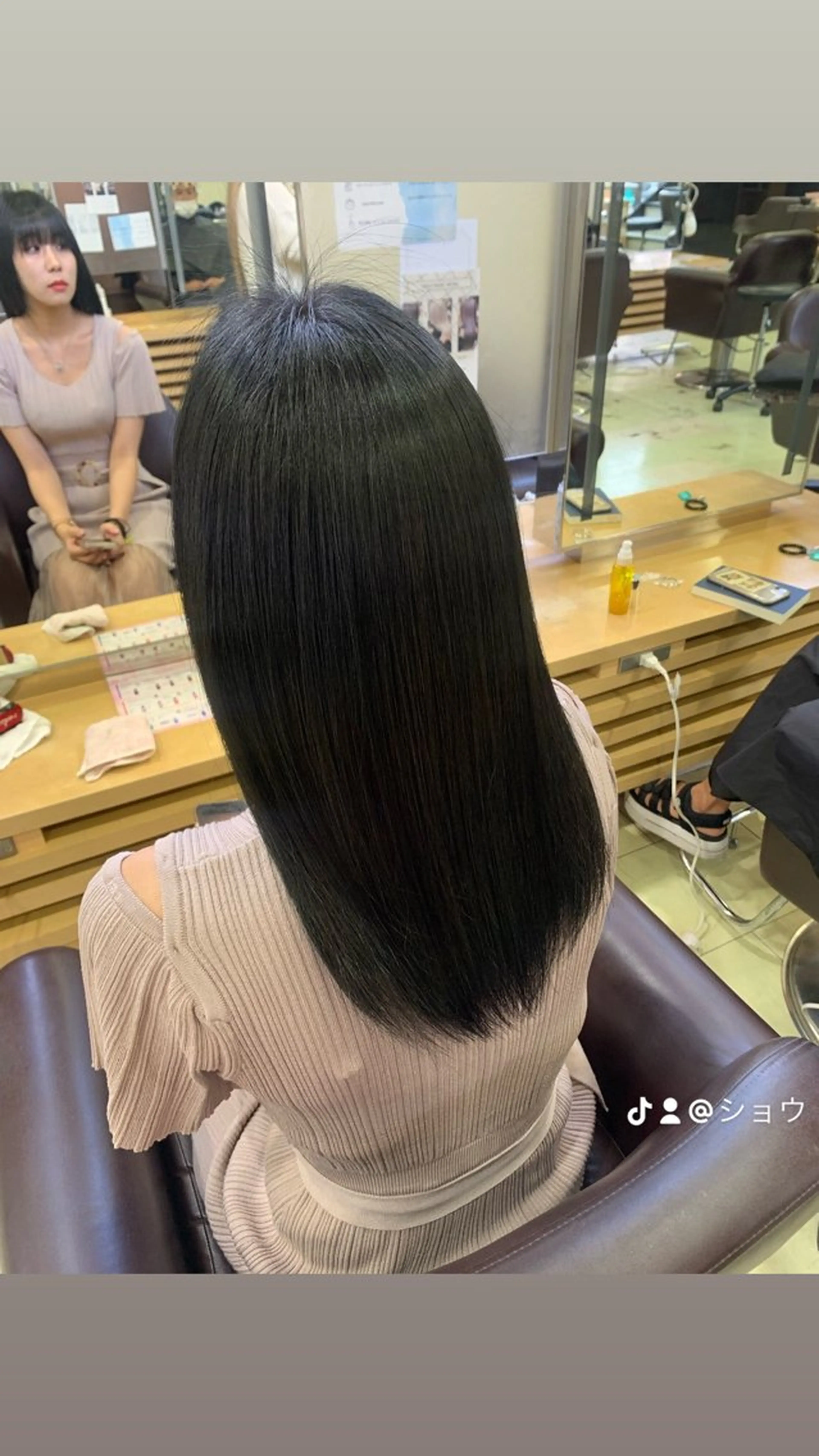 ロング カラー メンズカットパーマ 【フェザーパーマ】のヘアスタイル