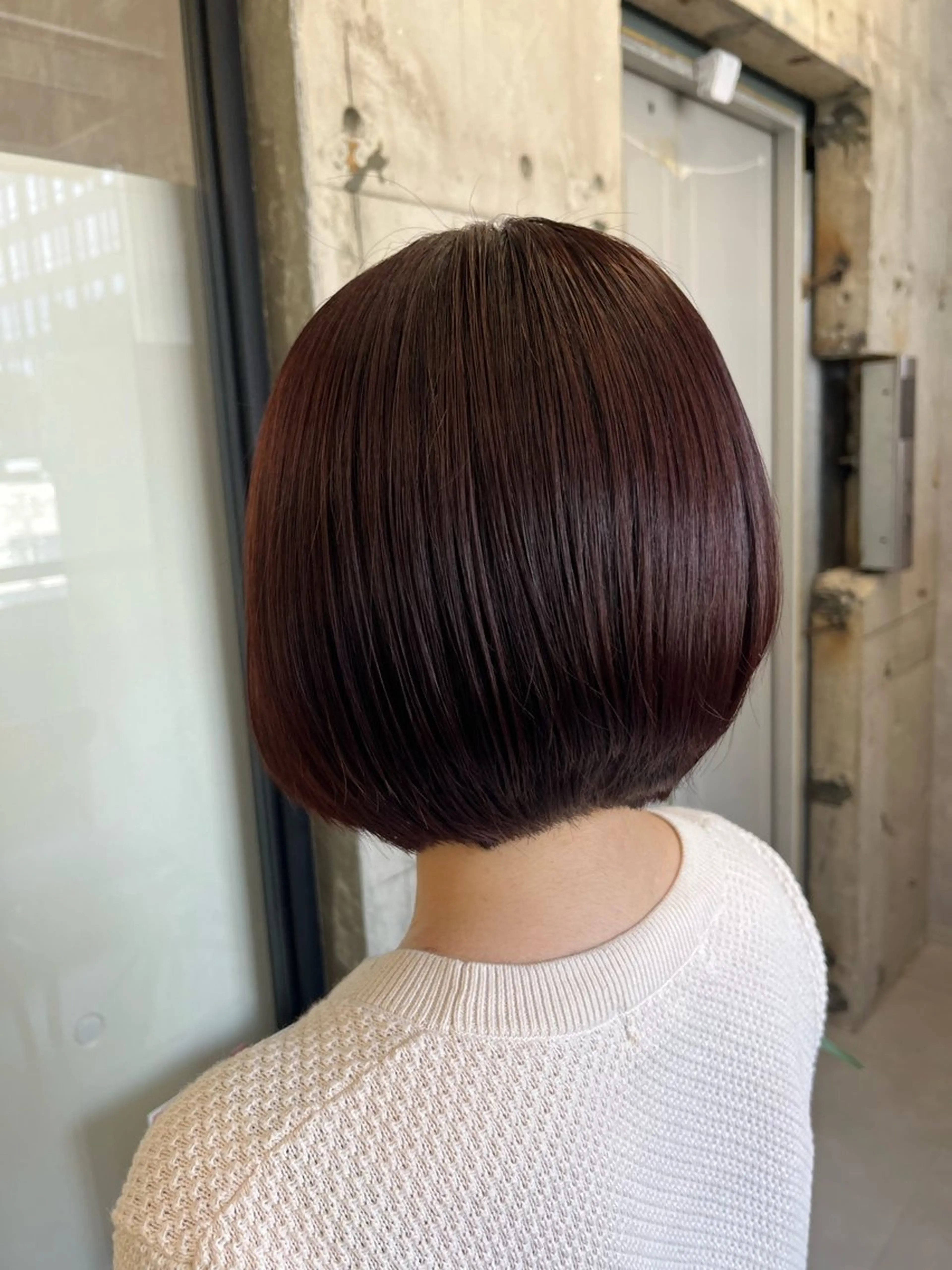 ショート カラー 前下がりボブ レッドカラー バイオレットカラー ボブ ショートヘア カット ヘアカラー トリートメント yuri🌼 N°＋uta*天王寺のヘアスタイル