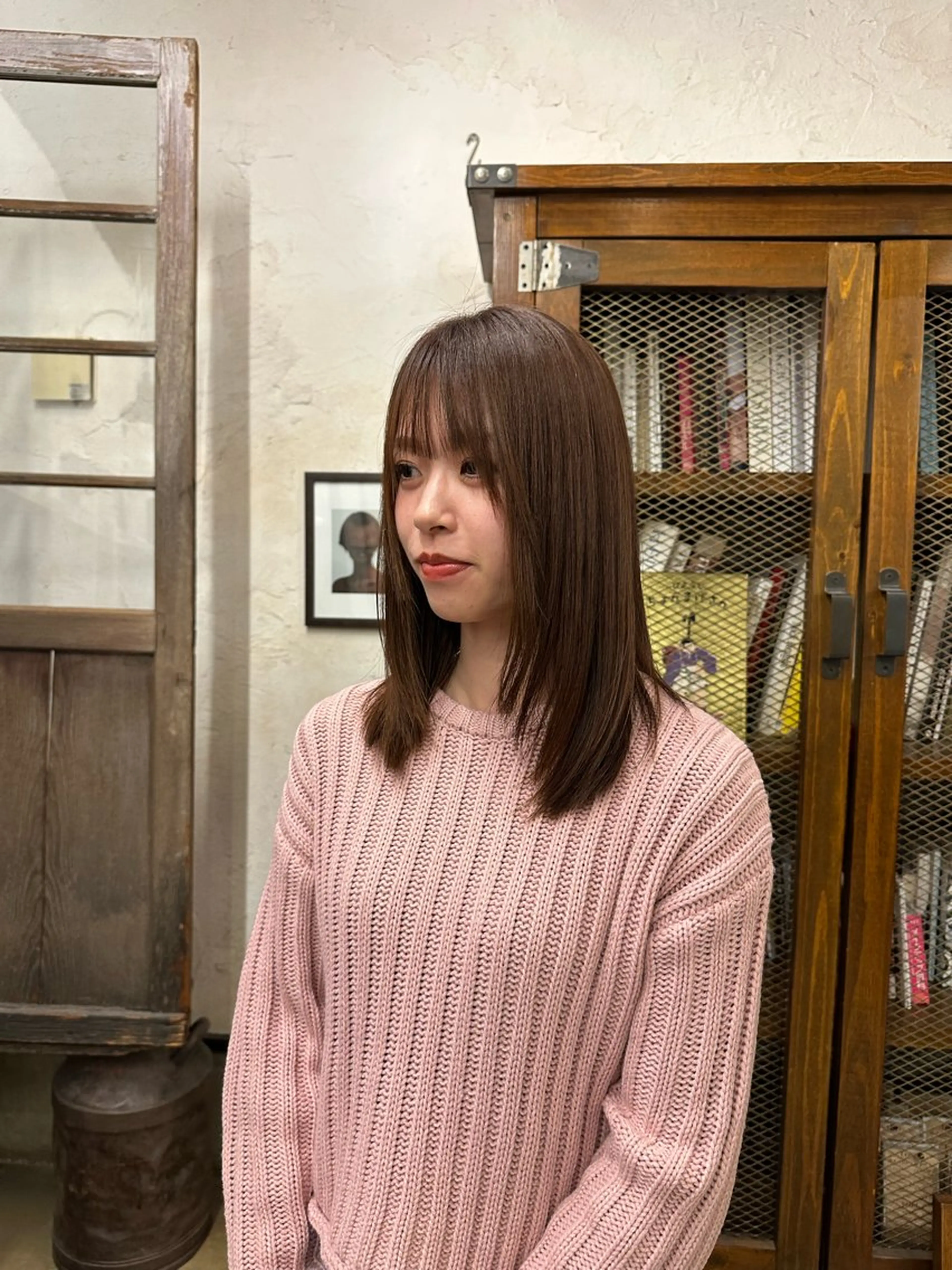 ミディアム カラー 顔まわりレイヤー レイヤーカット カット ヘアカラー 🦖ノザワ リンカ🦖の眉毛・アイブロウイメージ