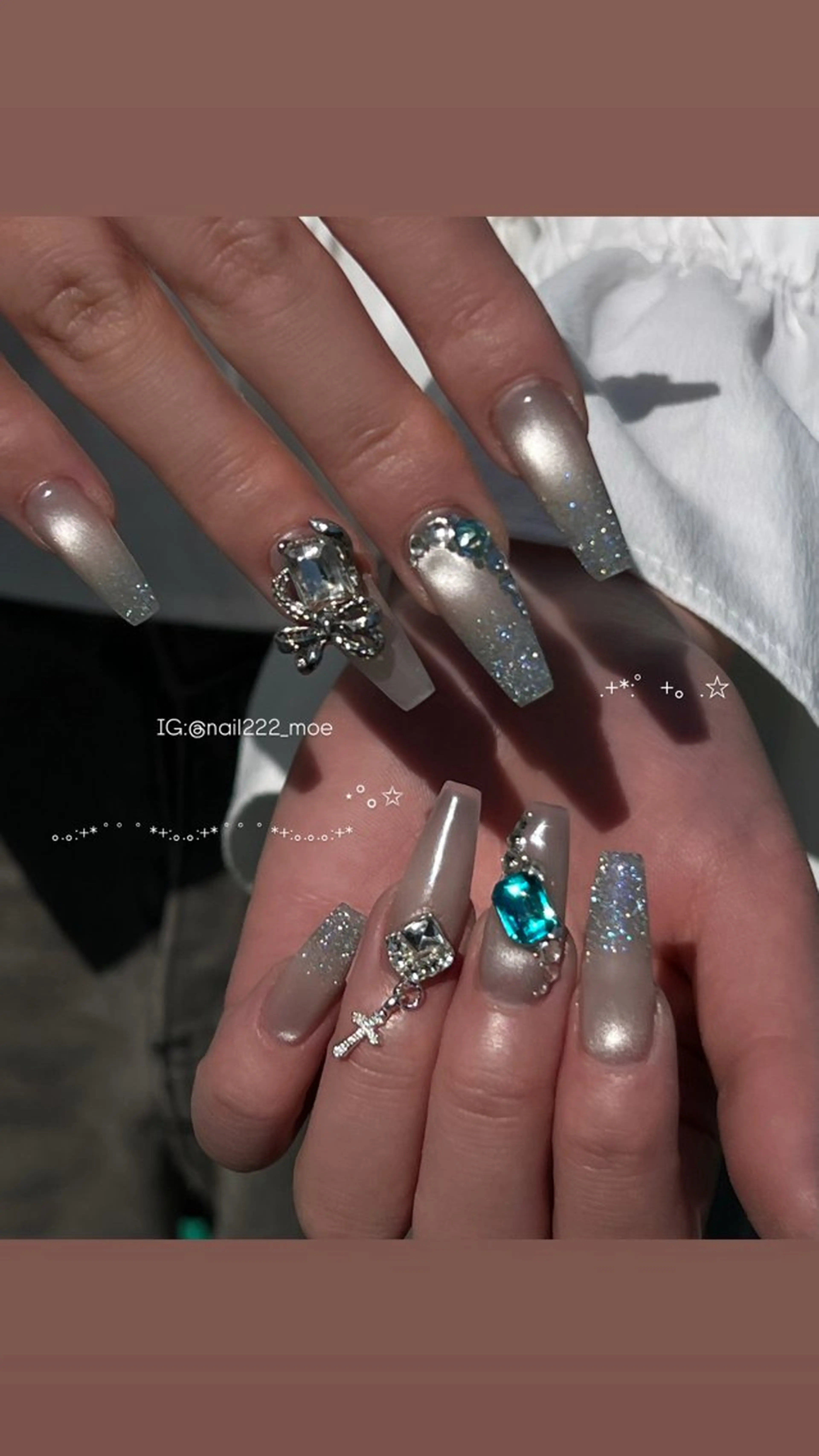 ネイル キラキラネイル 韓国ネイル マグネットネイル ワンホンネイル ハンドネイル ⟡.*222⋰˚☆ MöEのネイルデザイン
