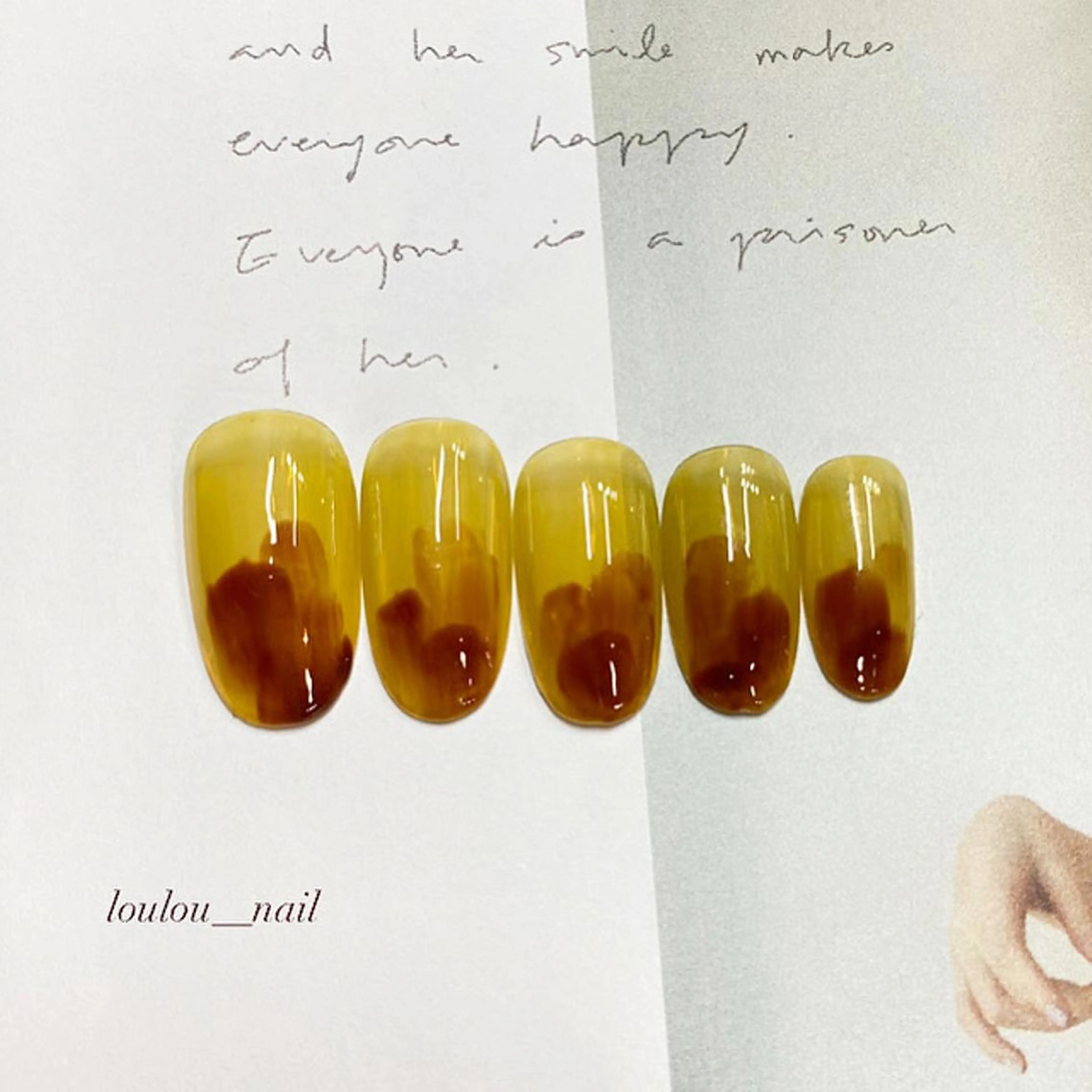 ネイル ニュアンスネイル loulou _nail所属・葛西 知佳のネイルデザイン