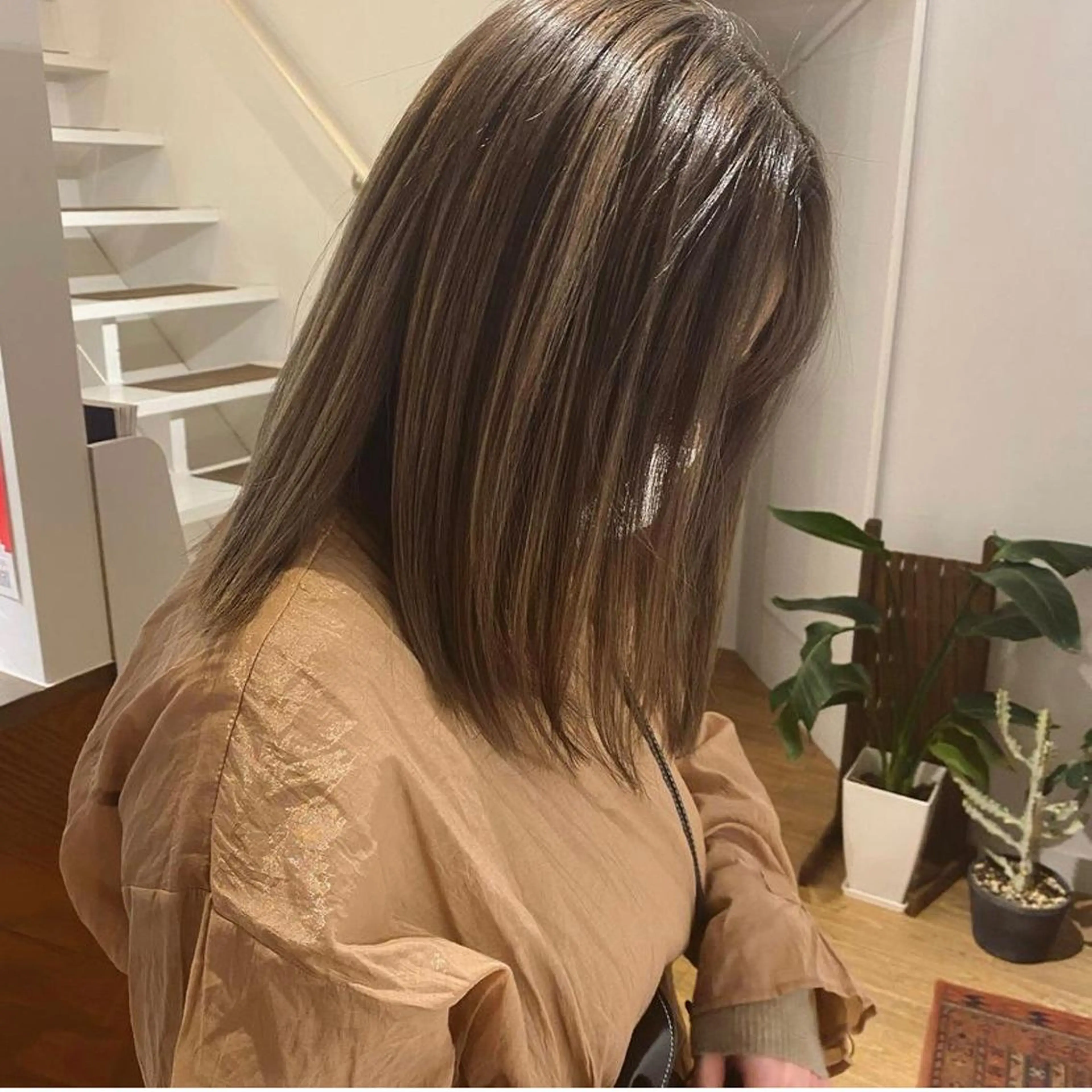 セミロング カラー ブリーチ ケアブリーチ 透明感カラー ダブルカラー グレージュ nanaka/ レイヤーカットのヘアスタイル