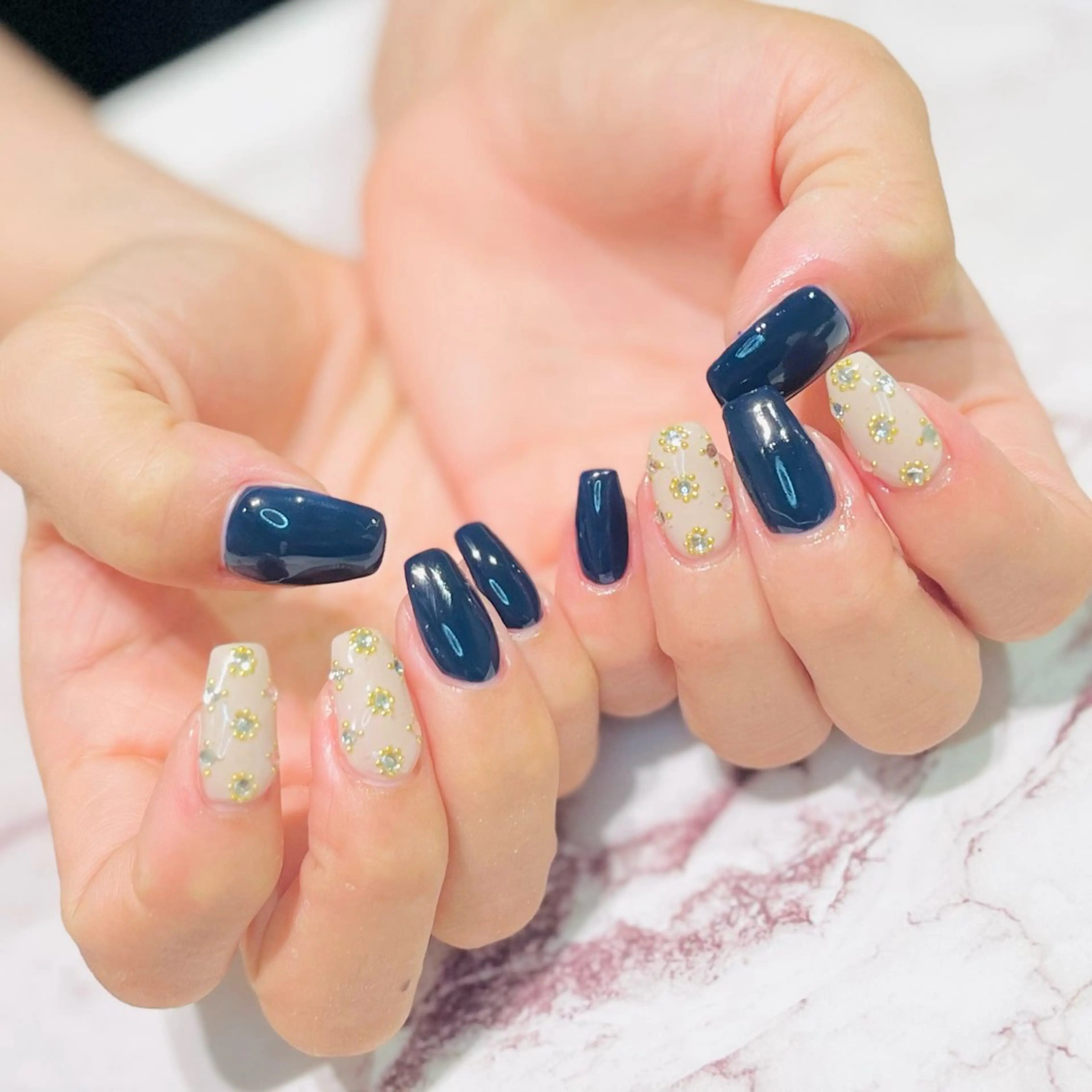 ネイル ハンドネイル Hair removal & Beauty salon Produce by Lucia所属・nail salon Luciaのネイルデザイン