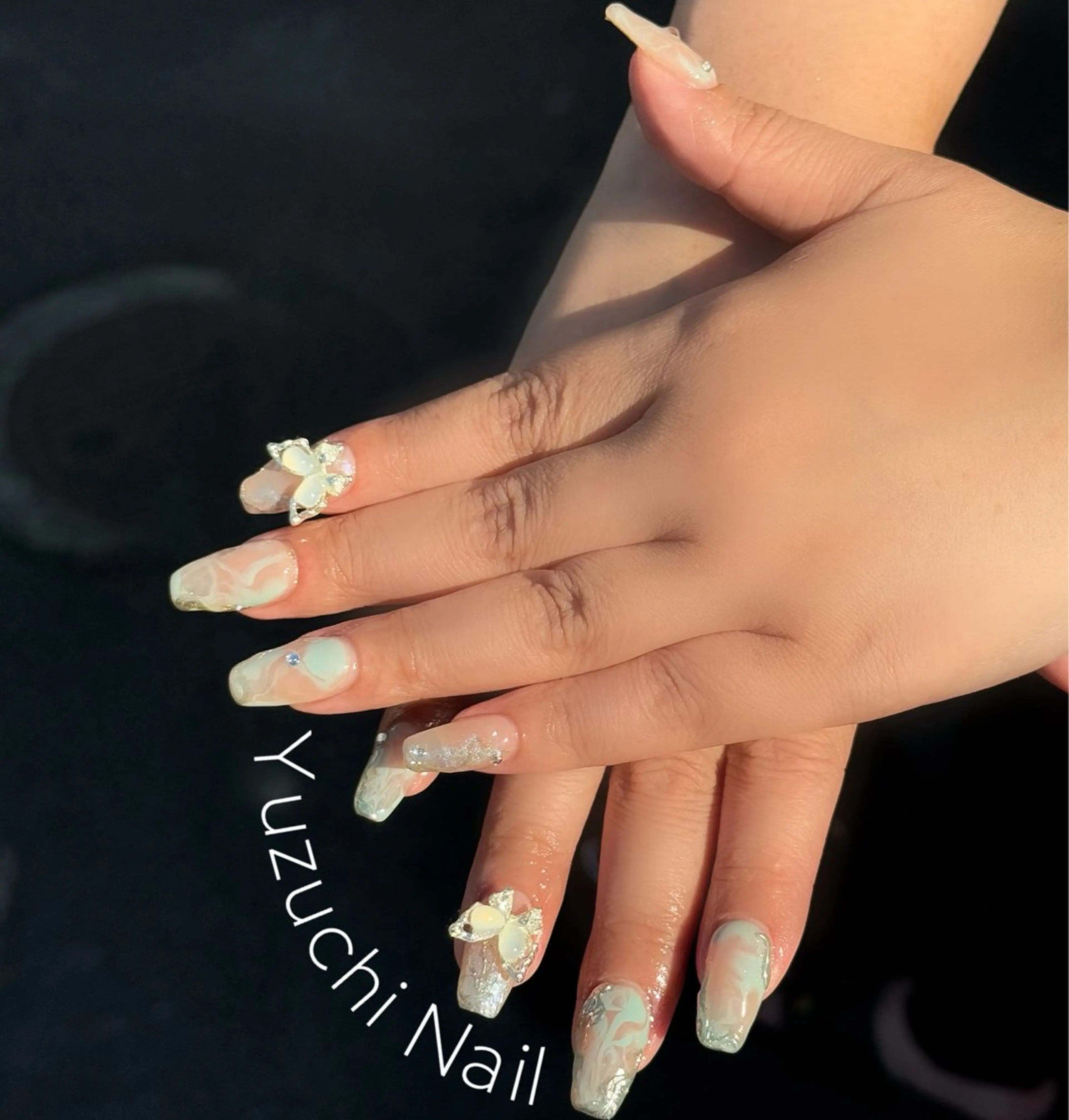 ネイル フットネイル 夏ネイル ワンホンネイル ハンドネイル ハンドケア Yuzuchi Nailのネイルデザイン