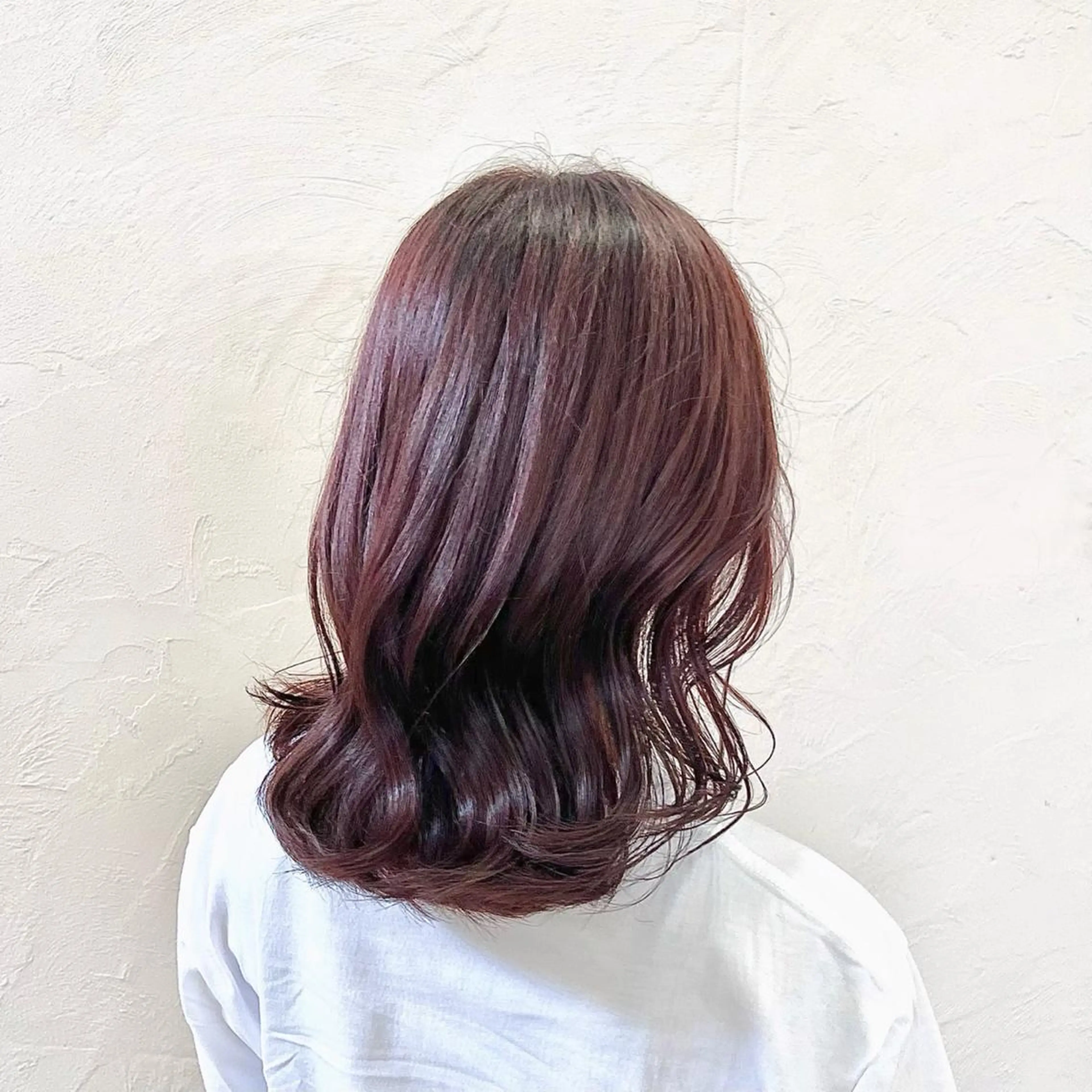 ミディアム カラー レッドカラー 横山 実世のヘアスタイル
