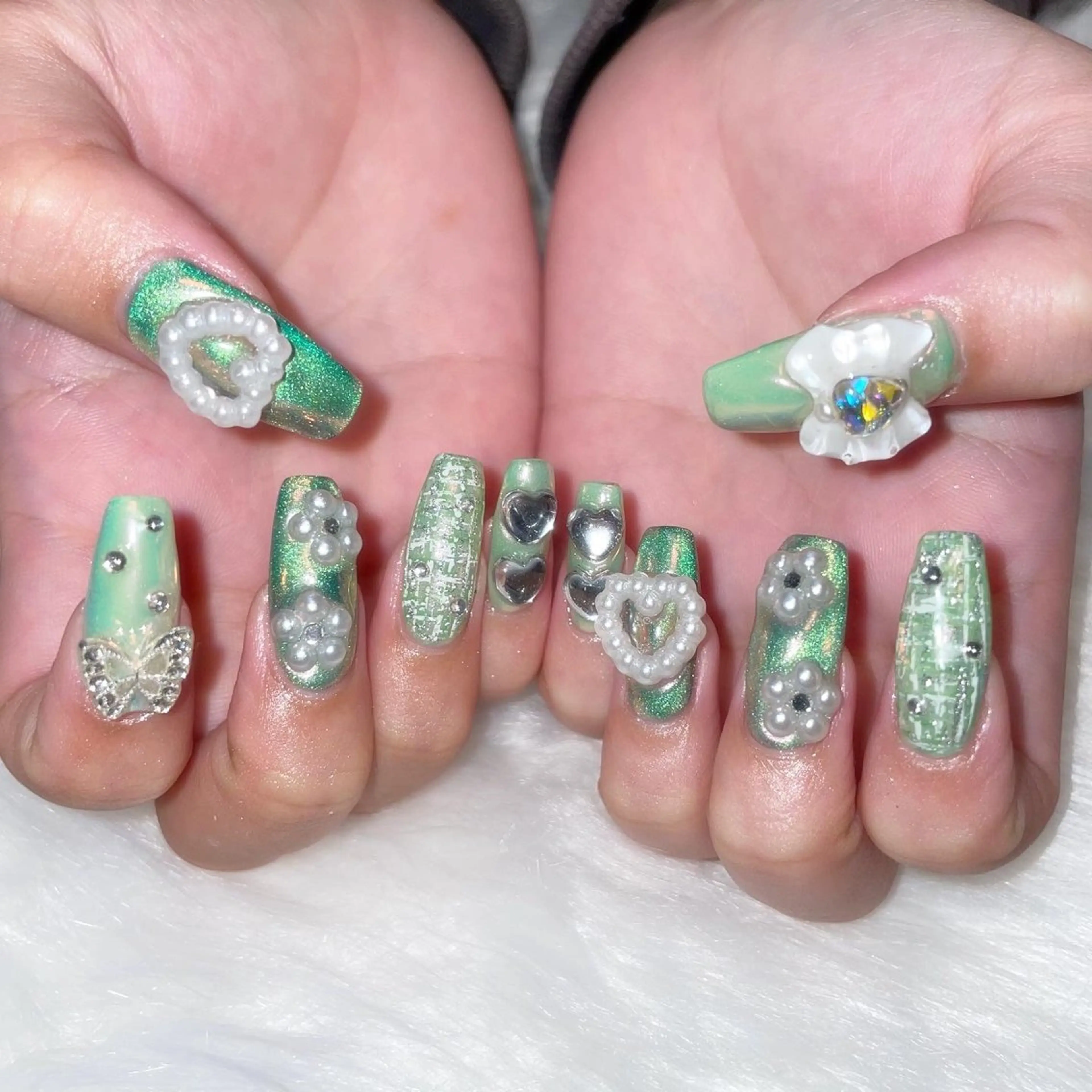 ネイル ハンドネイル ゴテゴテ💙ワンホン リオナのネイルデザイン