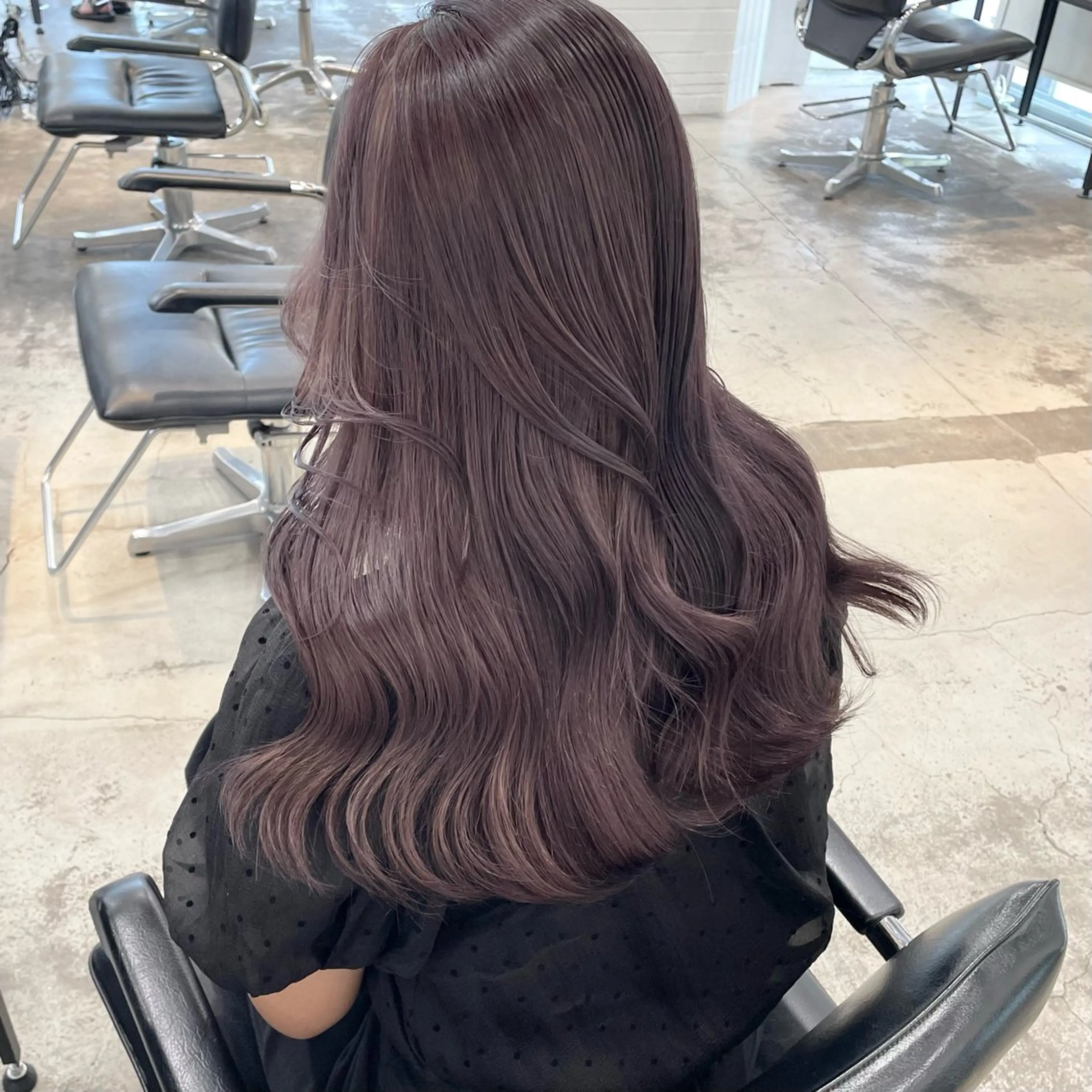 ロング カラー ブリーチ 透明感カラー グレージュ ラベンダーカラー ラベンダーグレージュ ヘアカラー レイヤー×グレージュ /ピンク🩷mioのヘアスタイル