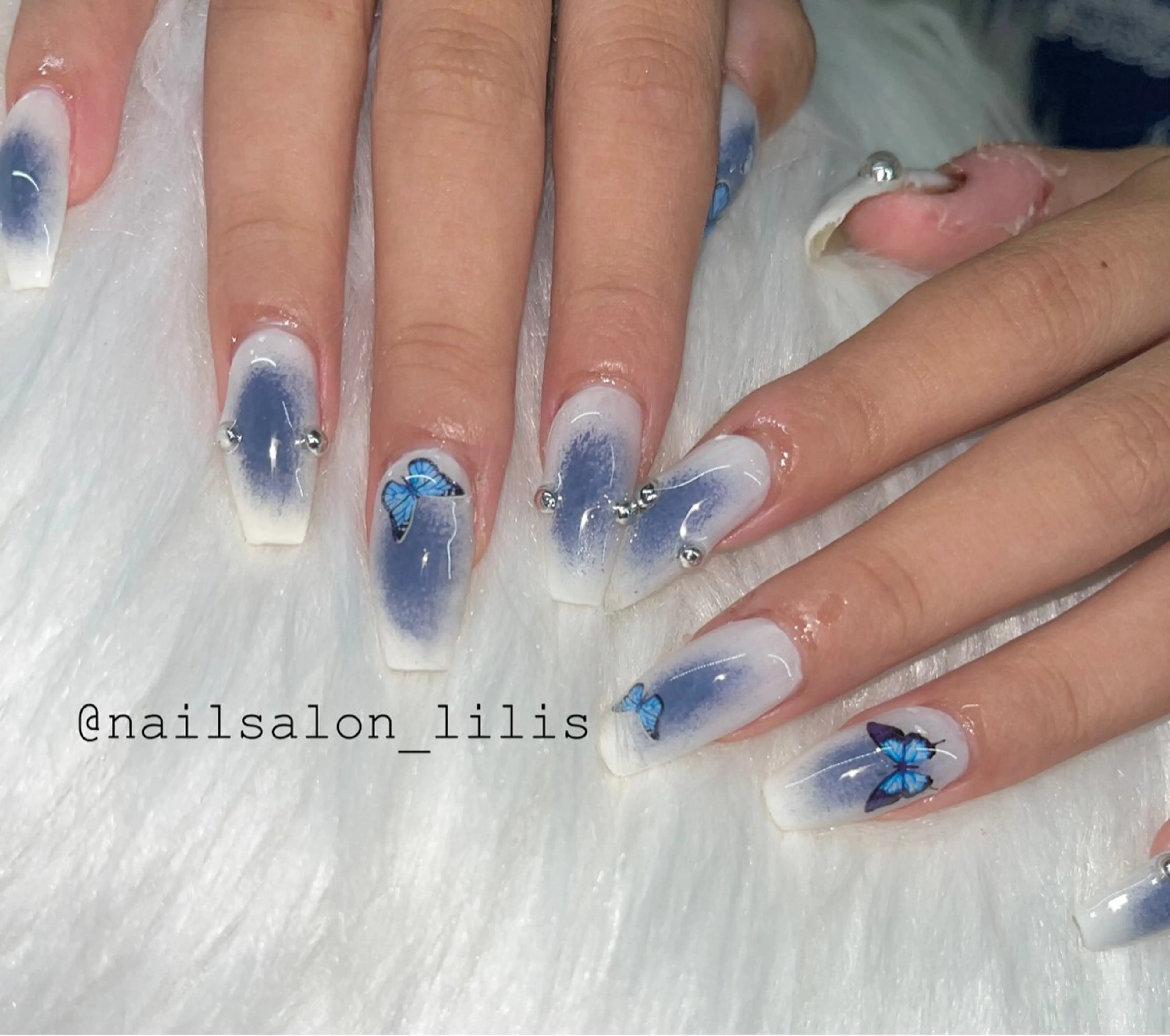 ネイル チークネイル ハンドネイル nailsalon lilis所属・nailsalon Lilisのネイルデザイン