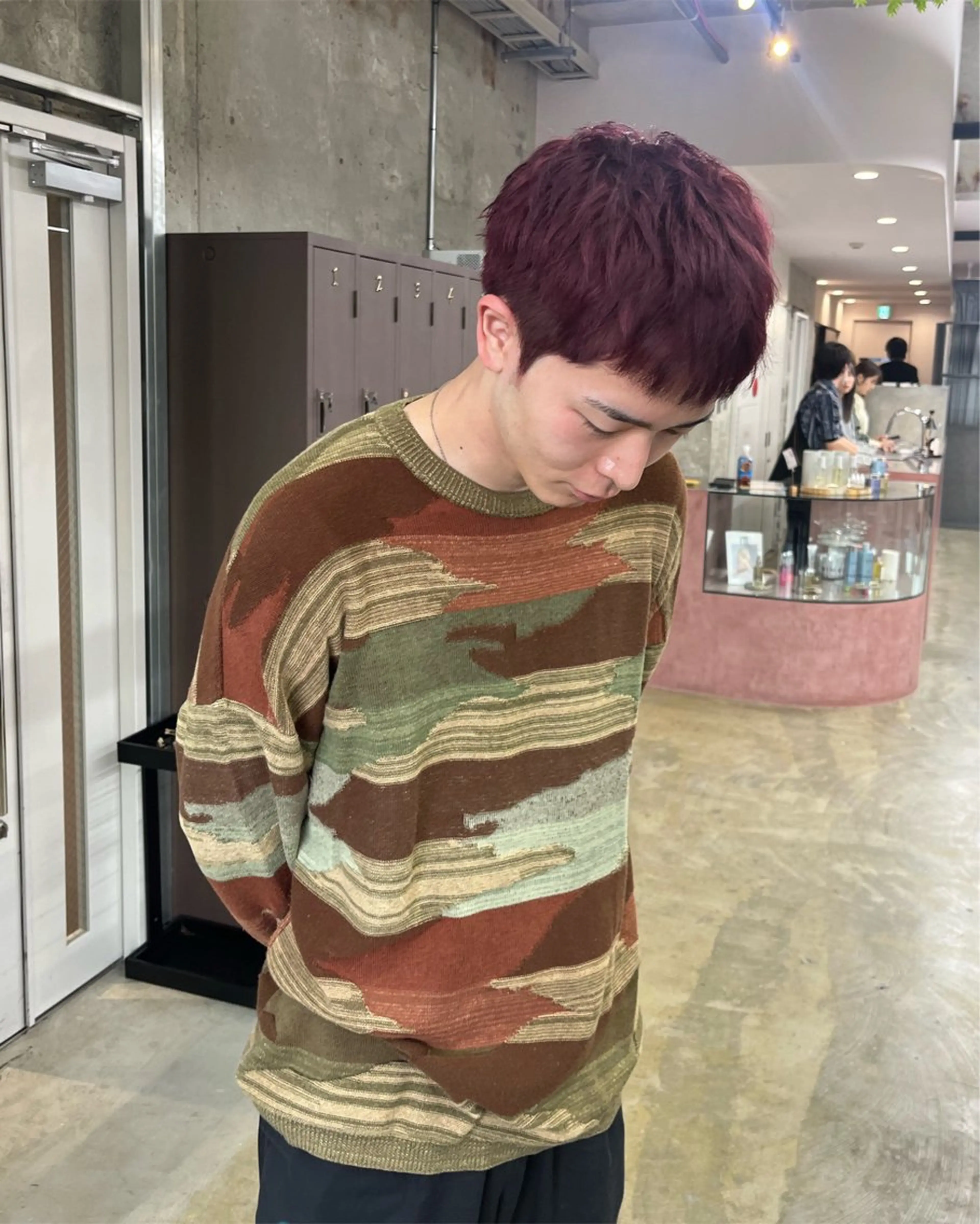 ショート カラー メンズ スパイキーショート ボルドーカラー ショートヘア ナガノリノ /ボブ/ ベージュ/暖色のヘアスタイル