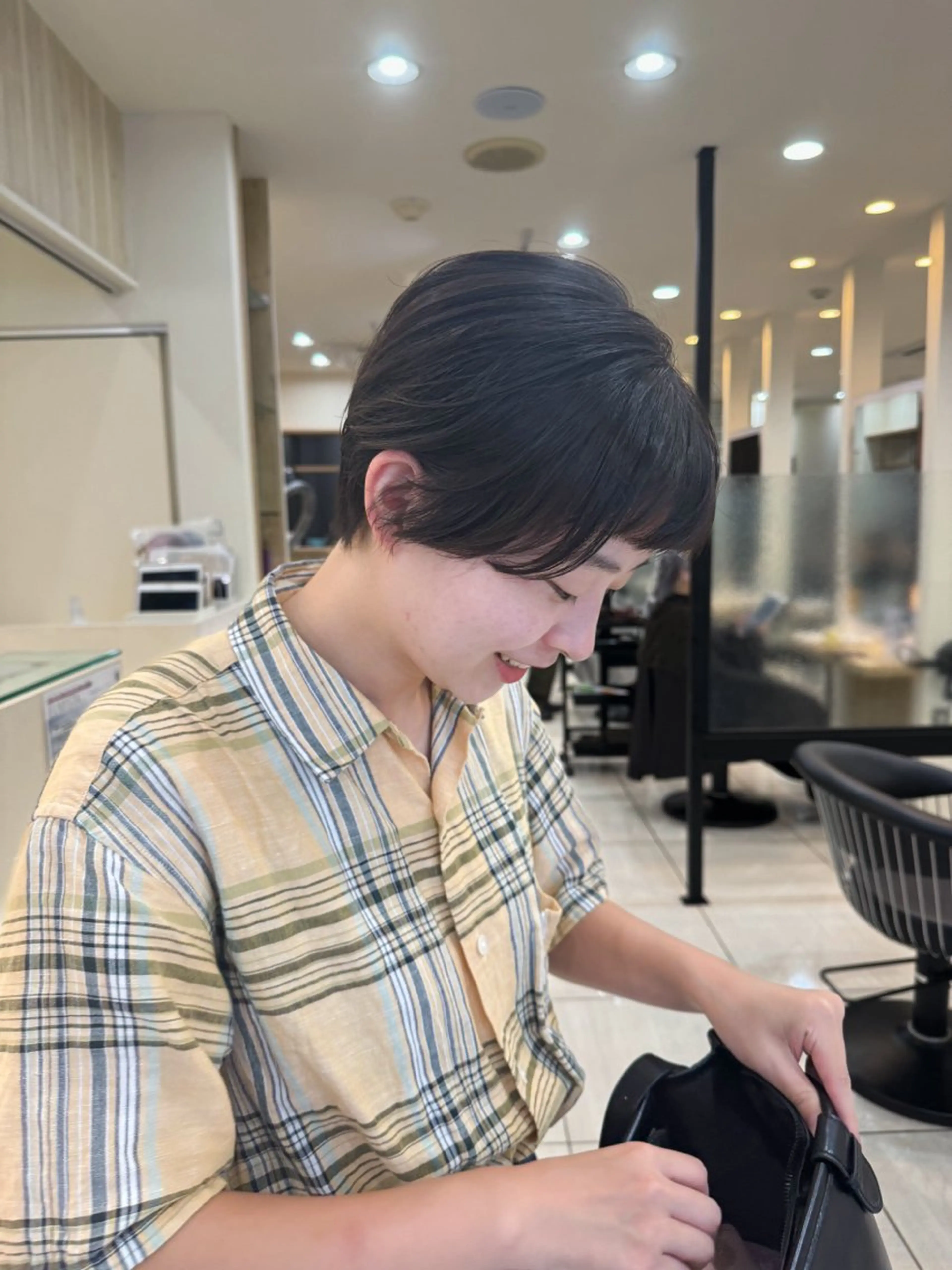 ショート オン眉 ショートヘア カット ヘアカラー Seeknext // Rukaのヘアスタイル