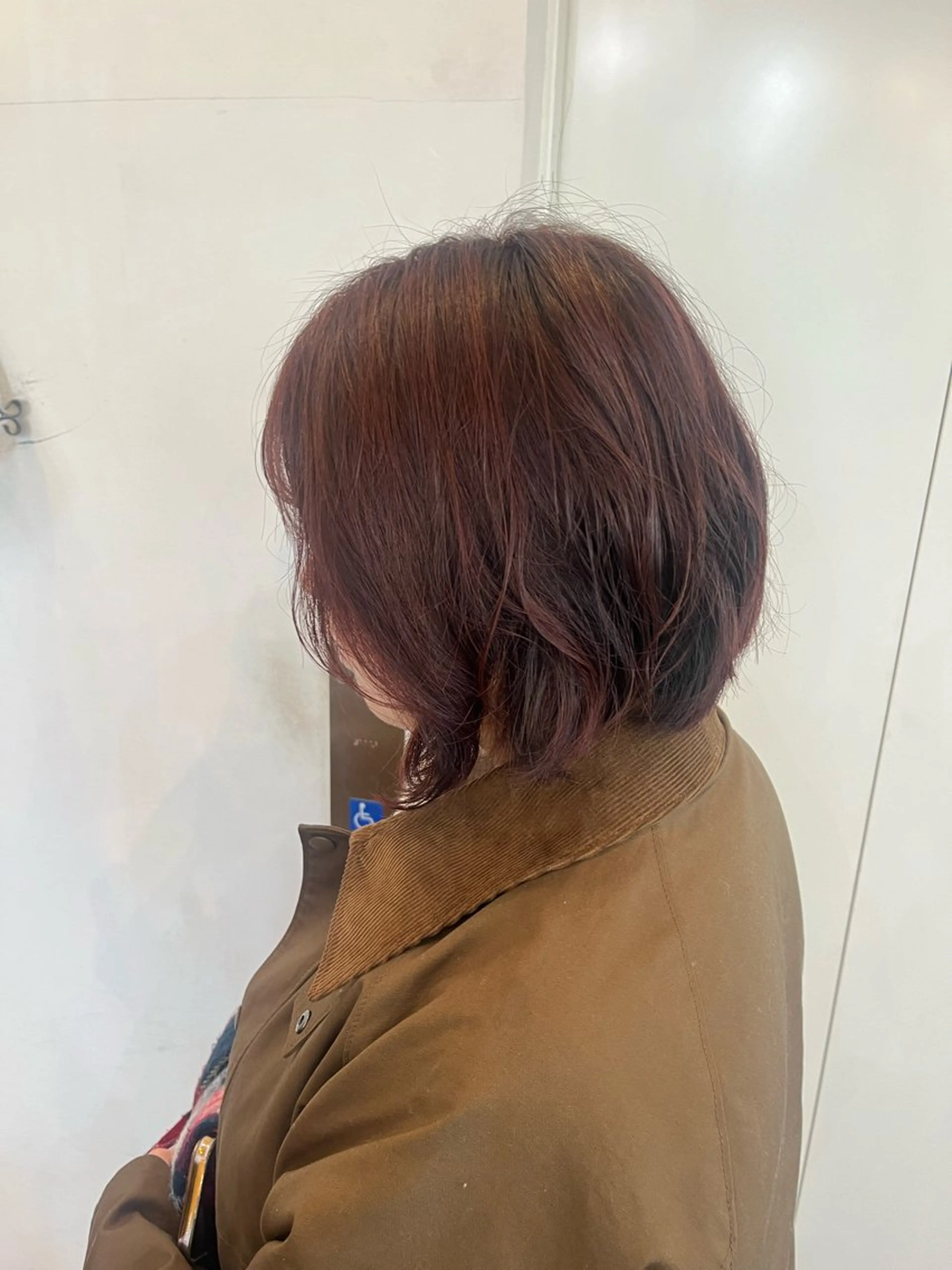 カラー キッズ ダブルカラー 東 茉央のヘアスタイル