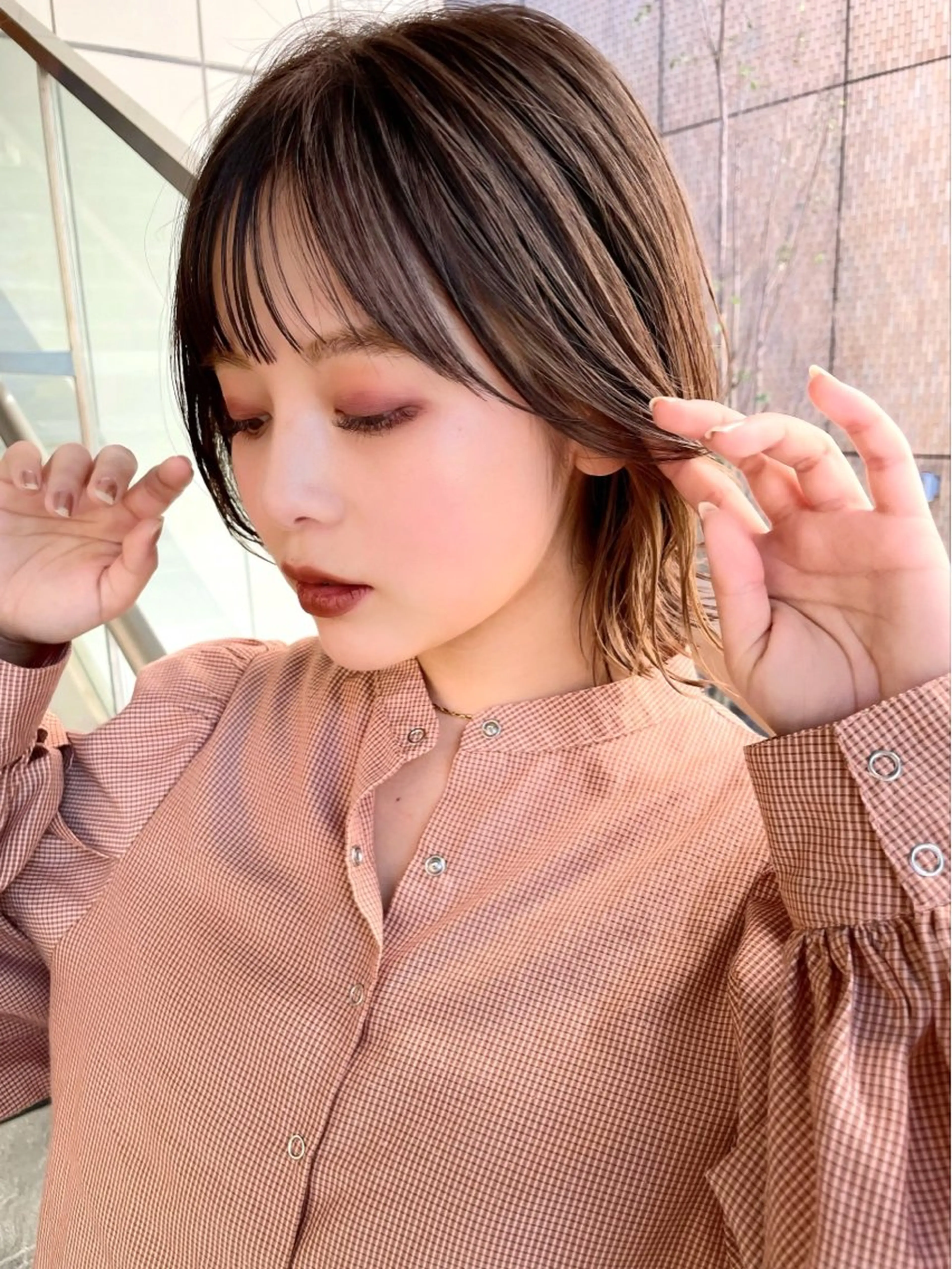 ミディアム 切りっぱなしボブ ショートボブ ボブレイヤー ボブ くびれヘア カット ヘアカラー ボブ顔周り 韓国遠藤小雪のヘアスタイル