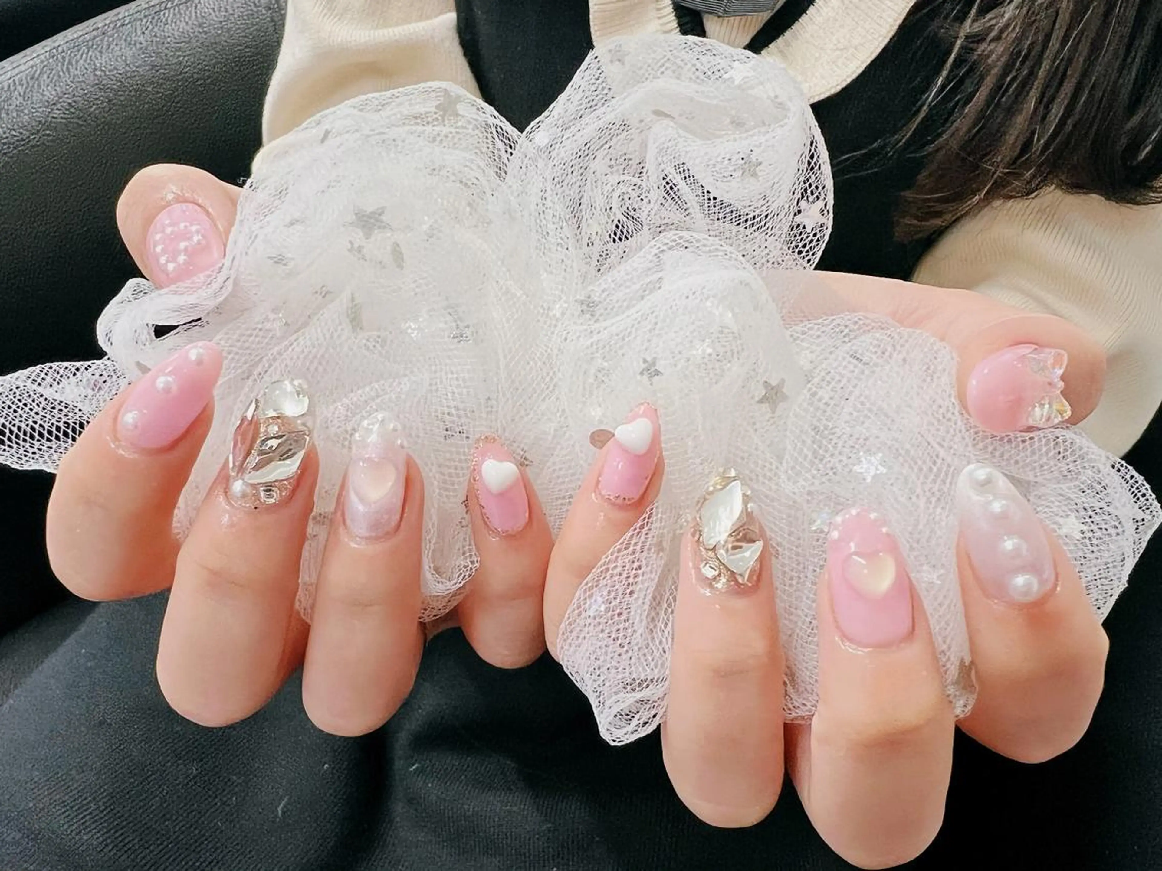 大人気✨チップ長さ出し＋持ち込みデザイン🆗／ストーン/パーツをのせ放題☆【初回ソフトジェルオフ無料】の写真