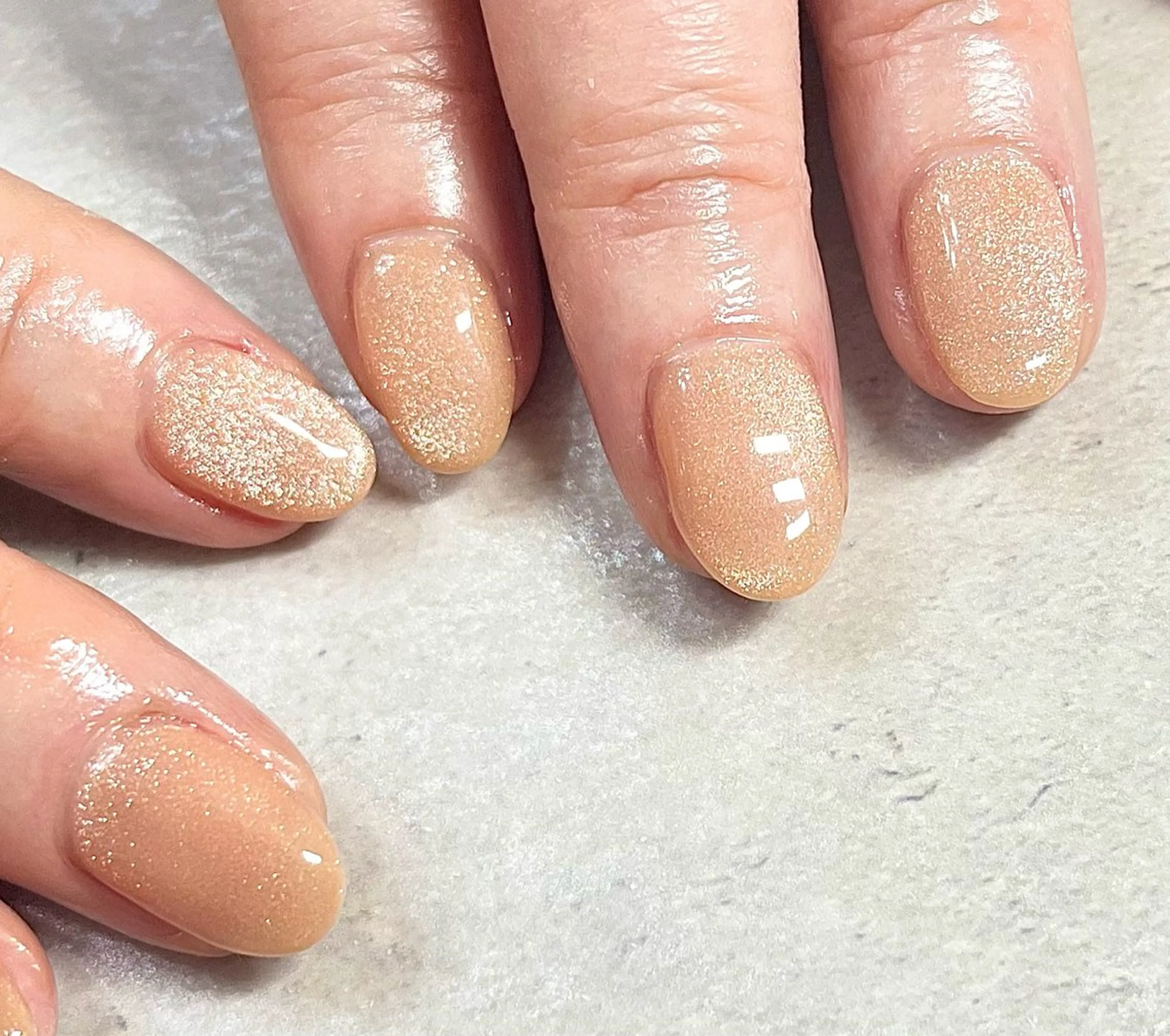 ネイル マグネットネイル マグネットワンカラー ビー玉ネイル ニュアンスネイル ワンカラーネイル ハンドネイル nailsalonMIR所属・ネイルサロン ミールのネイルデザイン