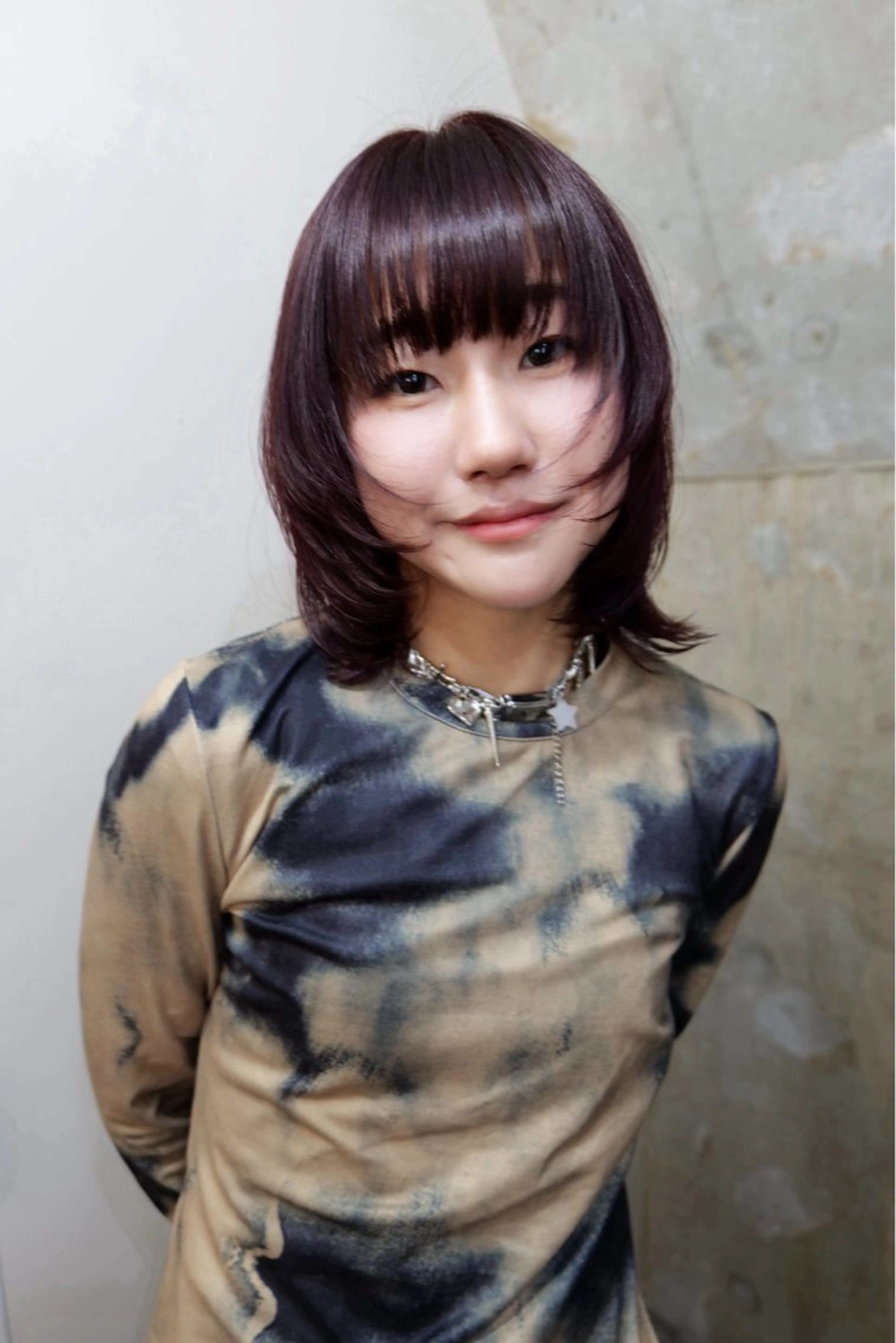 ミディアム カラー イルミナカラー 𝙱𝙻𝙴𝙽 𝚋𝚢 𝚍𝚘𝚝.所属・🤍BLEN 窓🤍のヘアスタイル