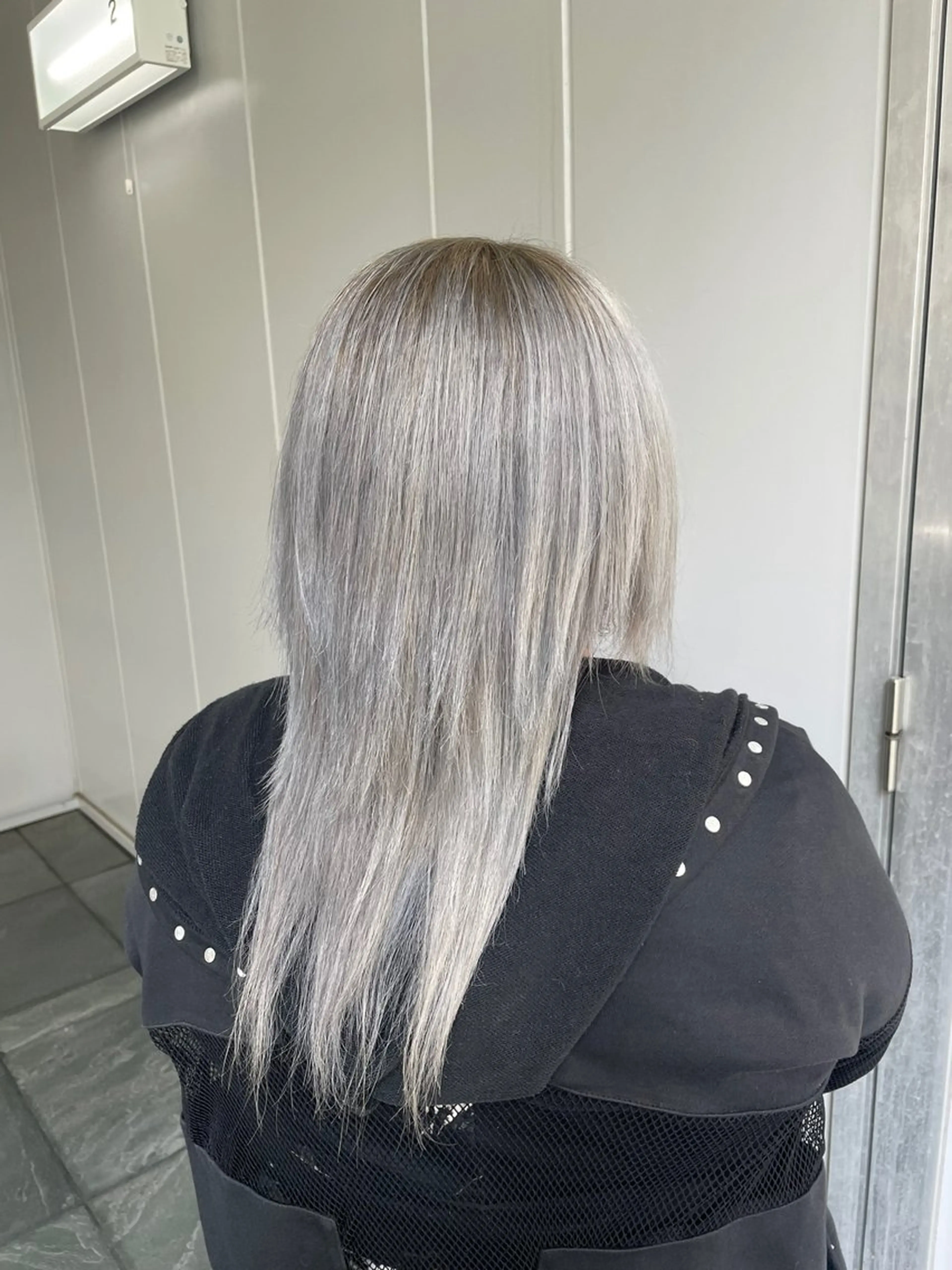 カラー シルバー ヘアカラー 天野 心太郎のヘアスタイル