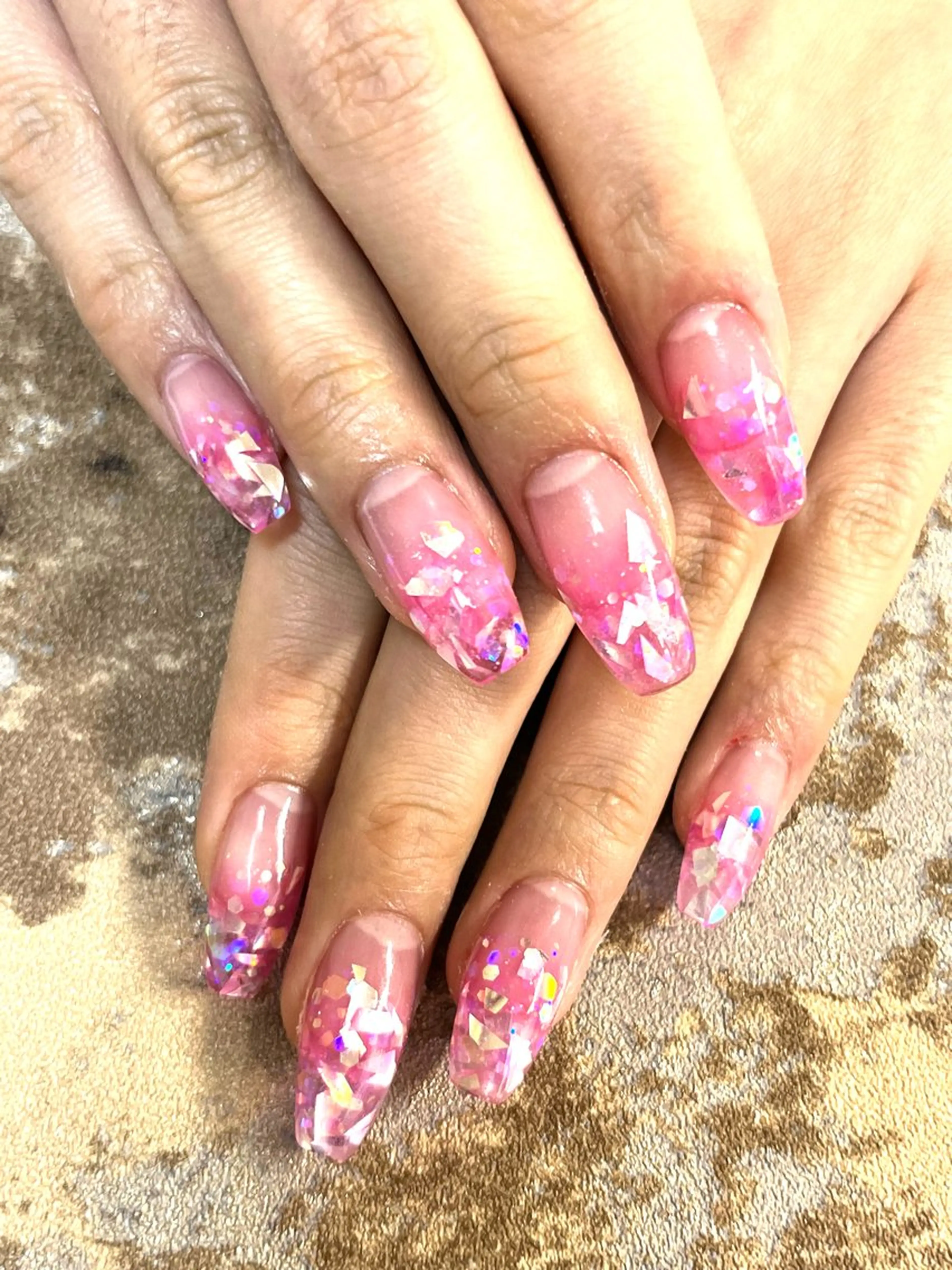 ネイル 長さ出し ラメ(グリッター) ピンク スカルプネイル plaisir所属・plaisir プレジールネイルのネイルデザイン