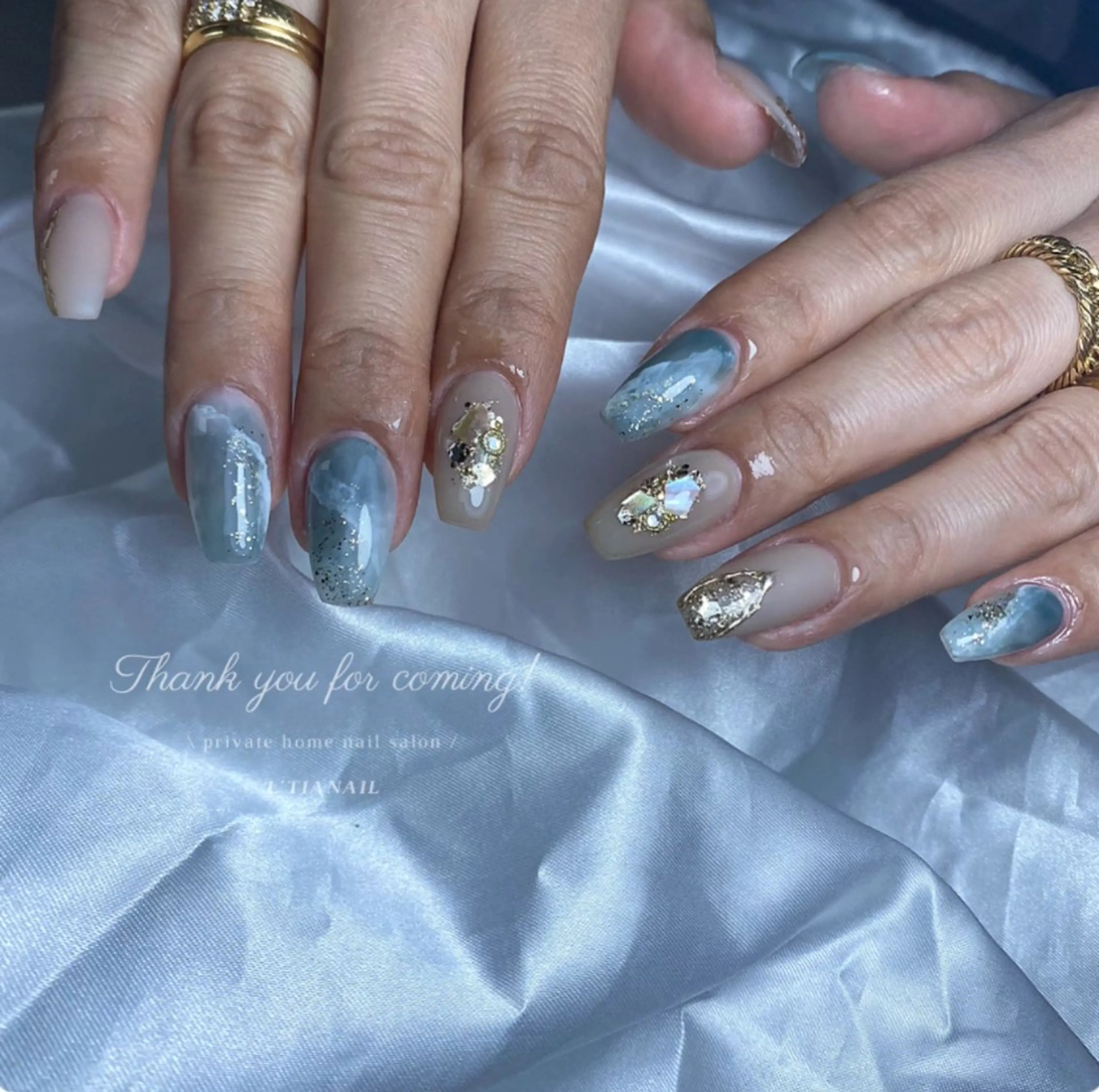 セミロング L'tia nailのネイルデザイン
