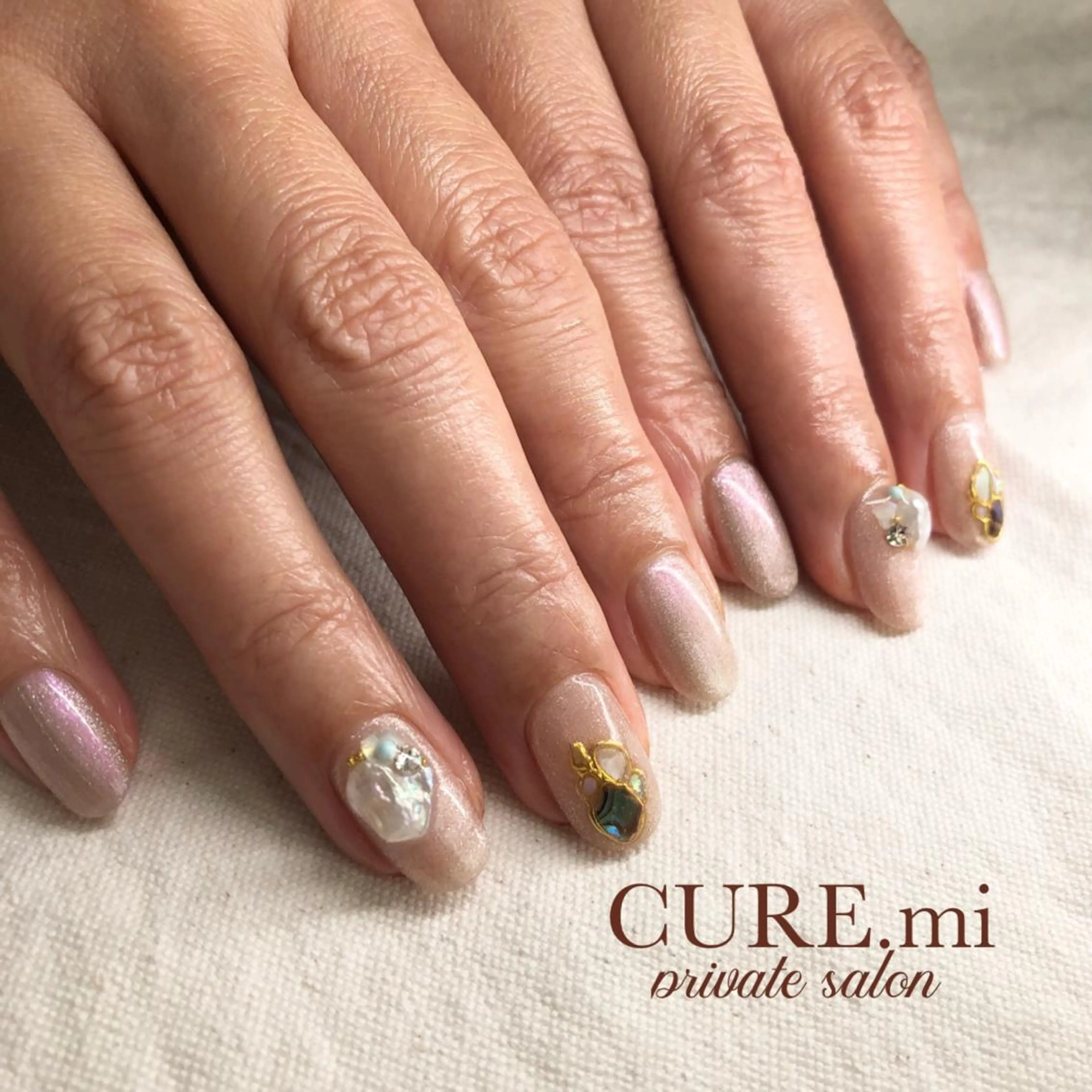 ネイル マグネットネイル オフィスネイル ハンドネイル ハンドケア CURE.mi所属・伊藤 美香のネイルデザイン