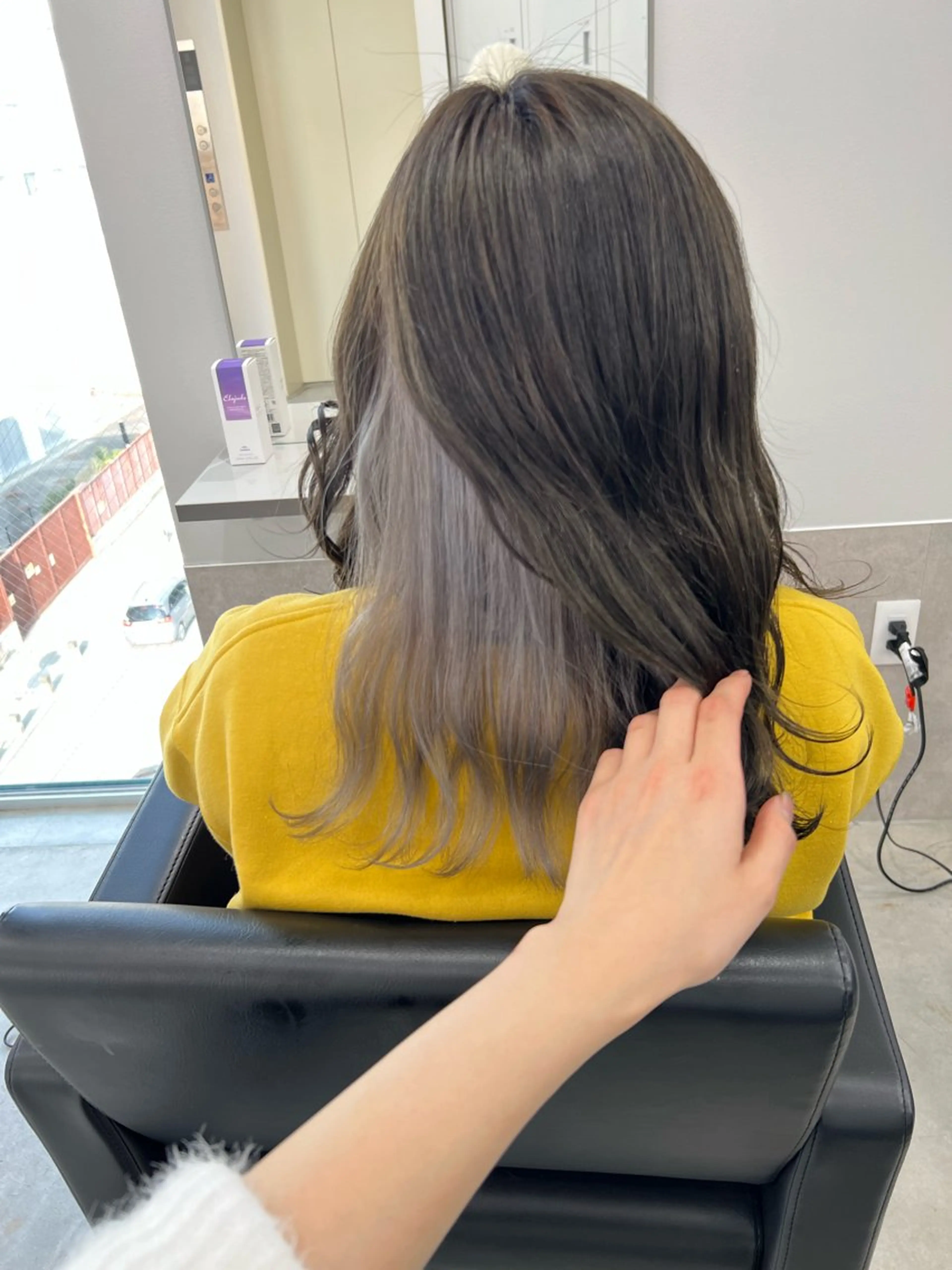 セミロング ヘアカラー maya レイヤーカットのヘアスタイル