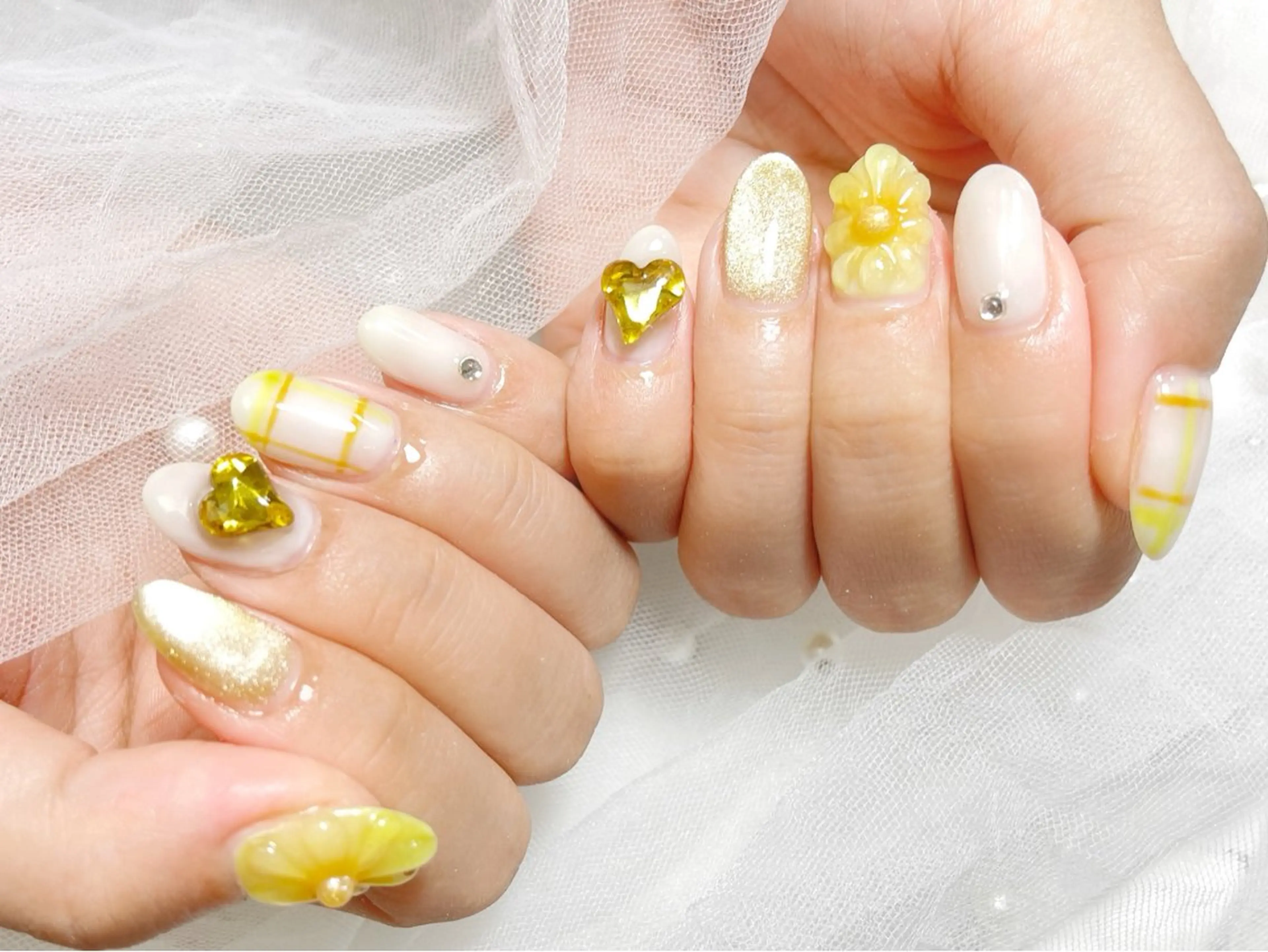 ネイル ハンドネイル 🎀ネイルサロン エクラYUI🎀のネイルデザイン